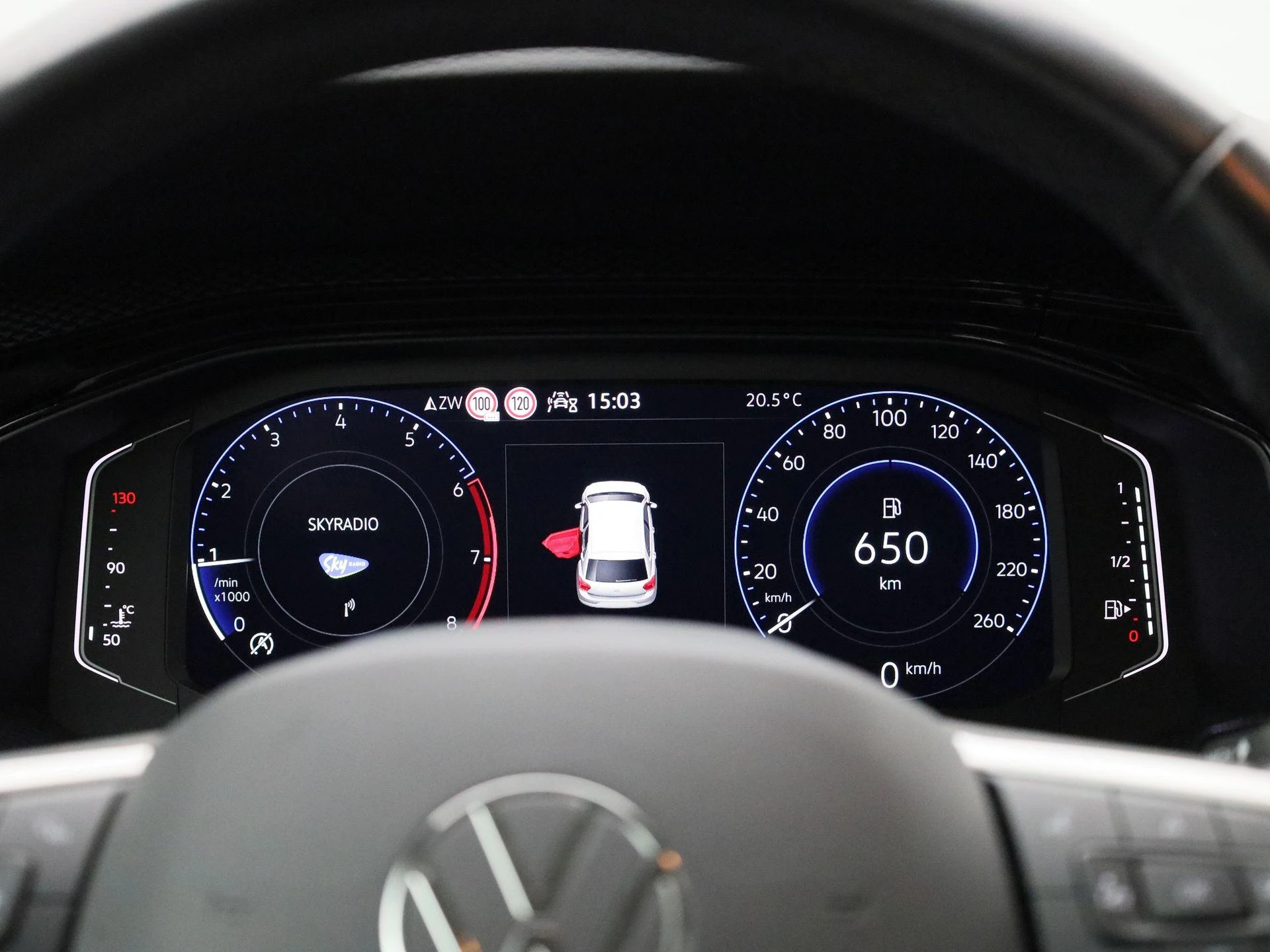 Volkswagen-Polo-image-7