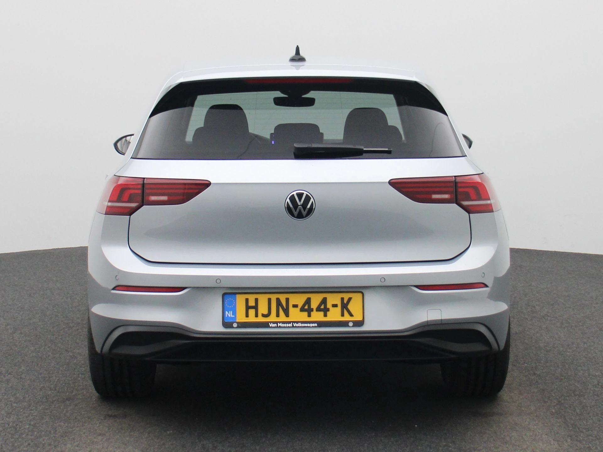 Volkswagen-Golf-image-4