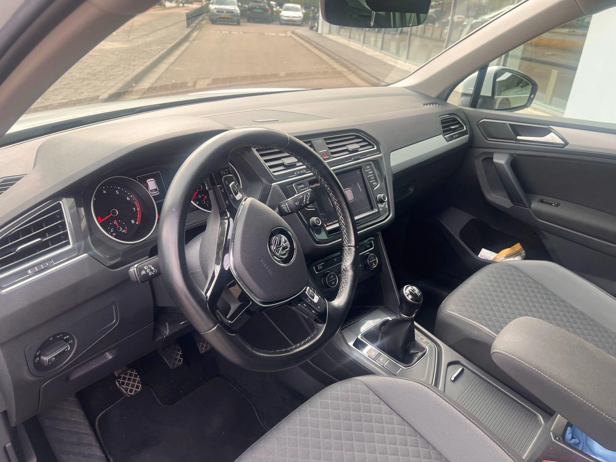 Volkswagen-Tiguan-image-4