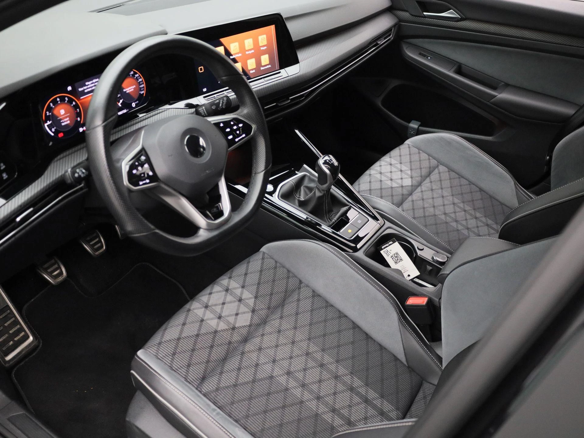 Volkswagen-Golf-image-14