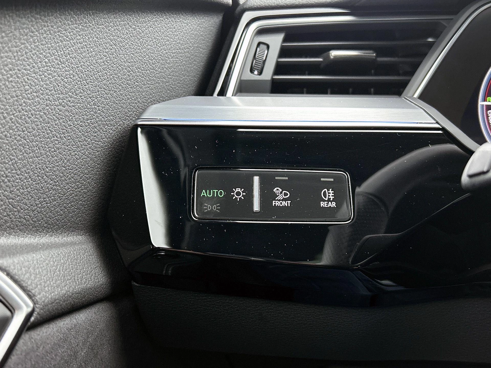 Audi Q8 e-tron 50 quattro S Edition 95 kWh 340 PK
