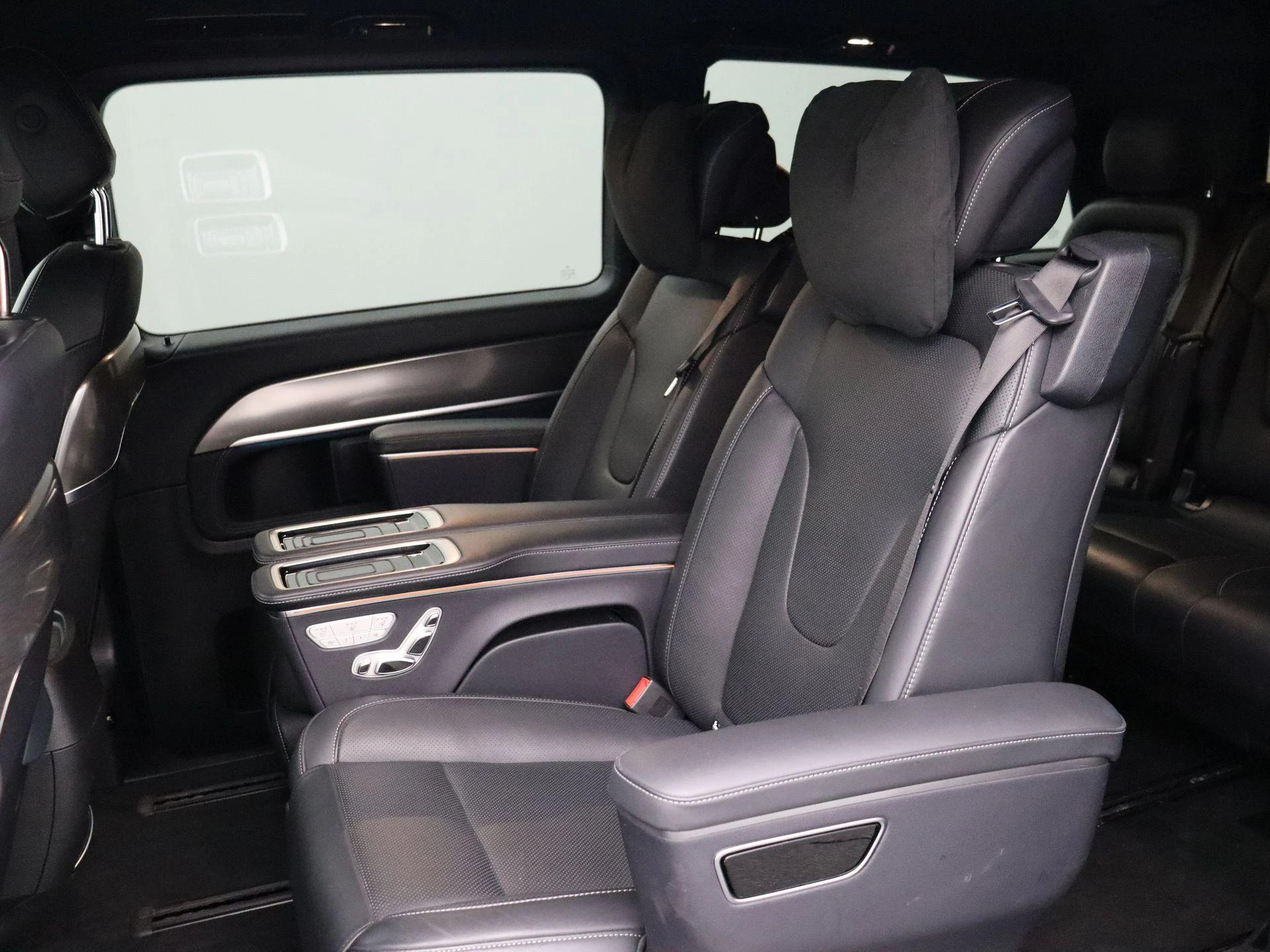 Mercedes-Benz-Classe V-image-22