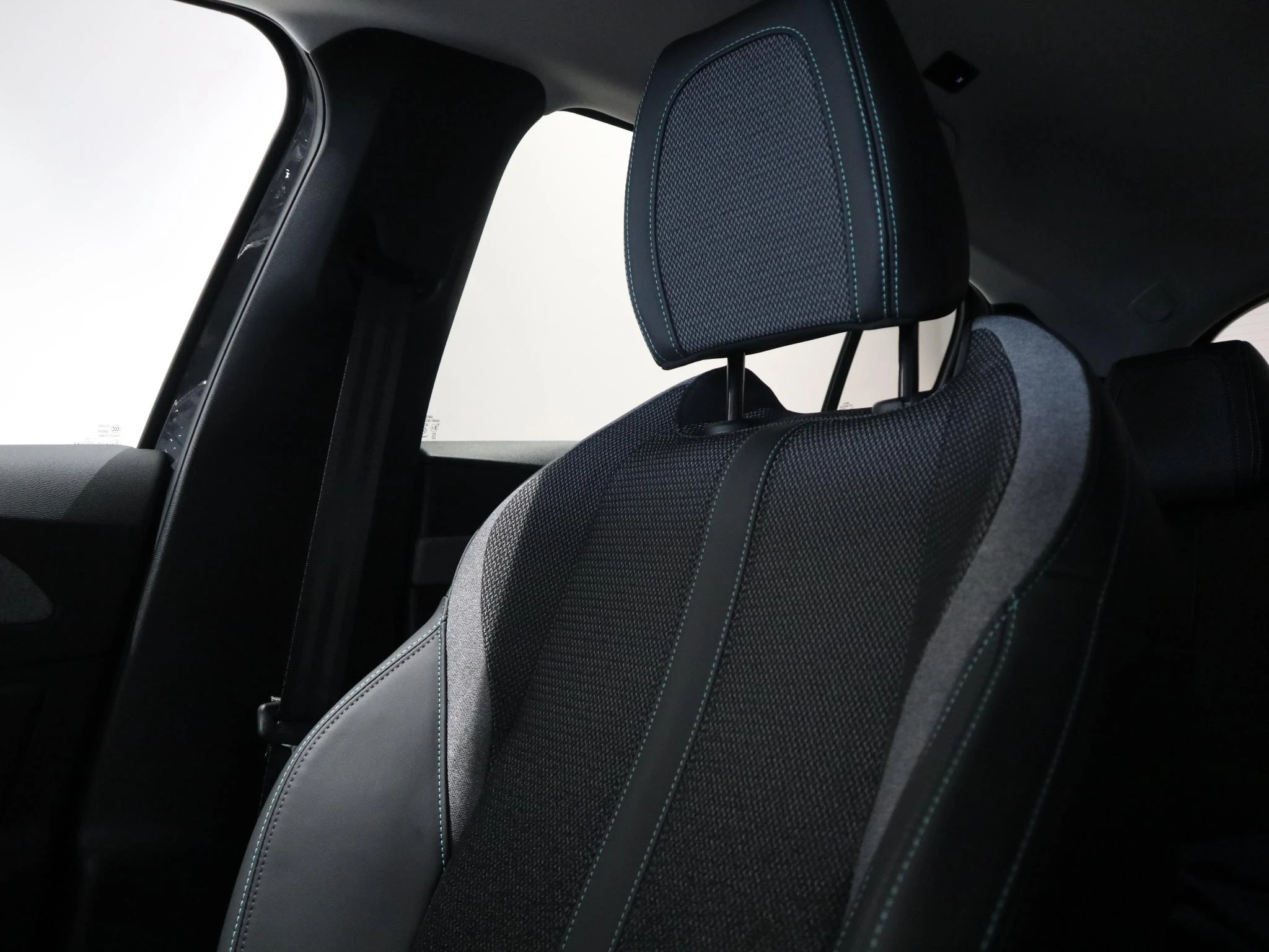 Peugeot-408-image-23