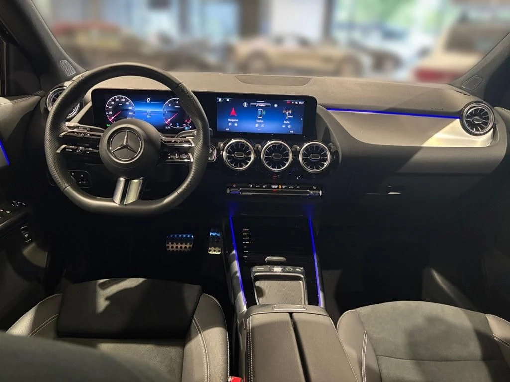 Mercedes-Benz-GLA 200 d-image-10