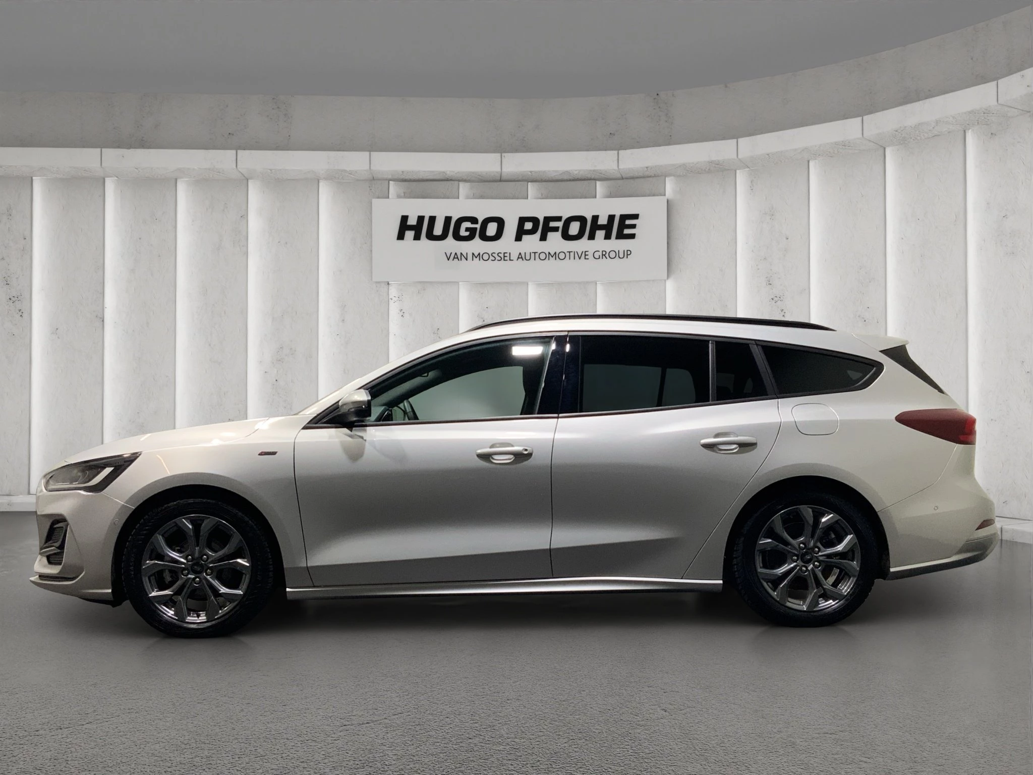 Ford Focus ST-Line X Turnier Aut.*AHK*ACC*HUD*KAM*NAVI*WINTER-PKT.
