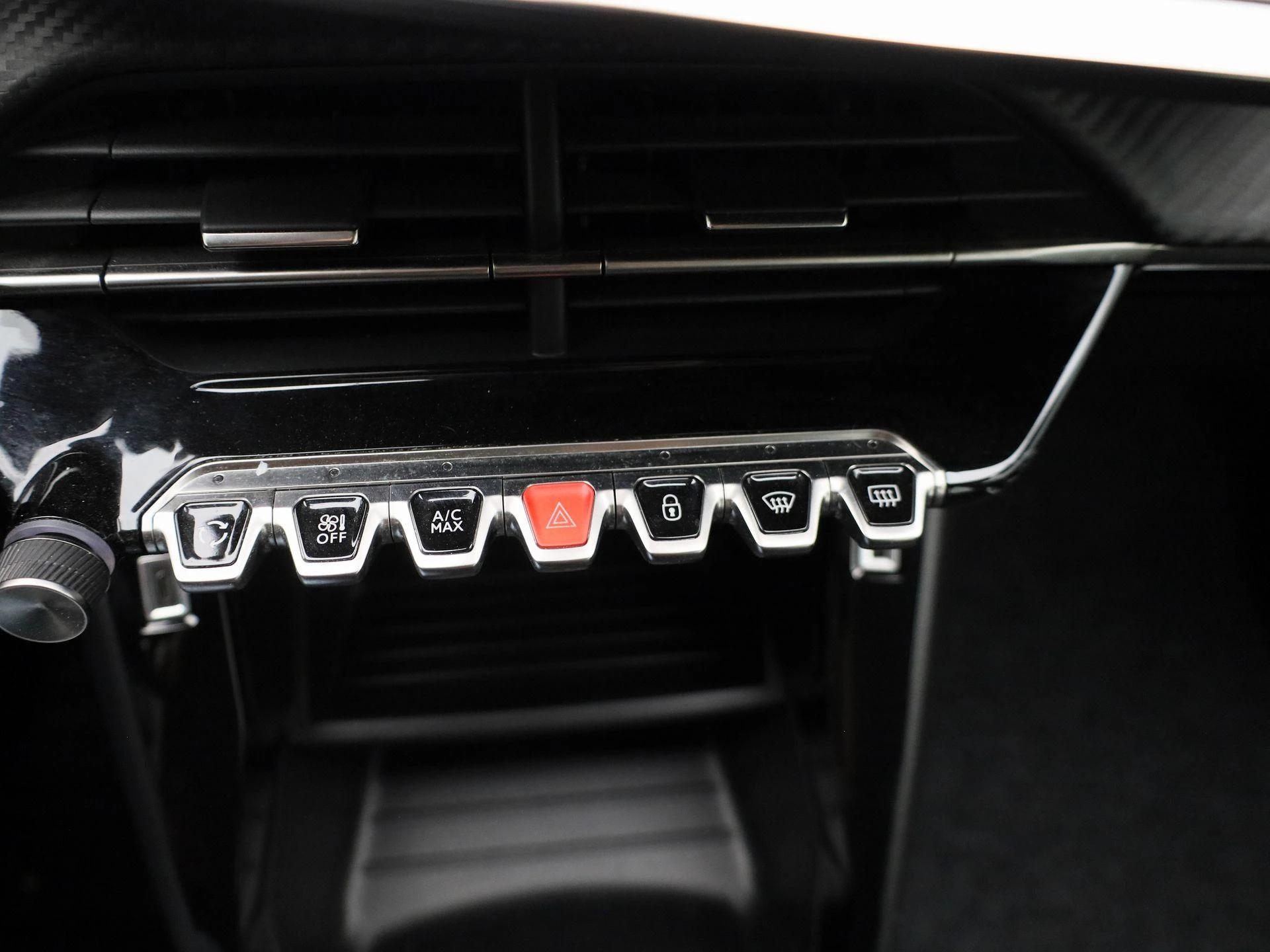 Peugeot-208-image-19