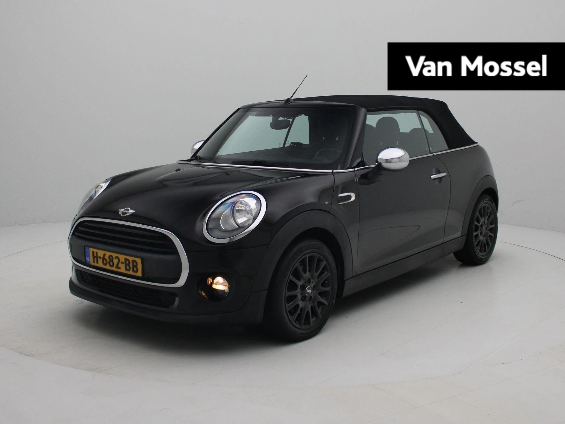 MINI-One Cabrio-image-0