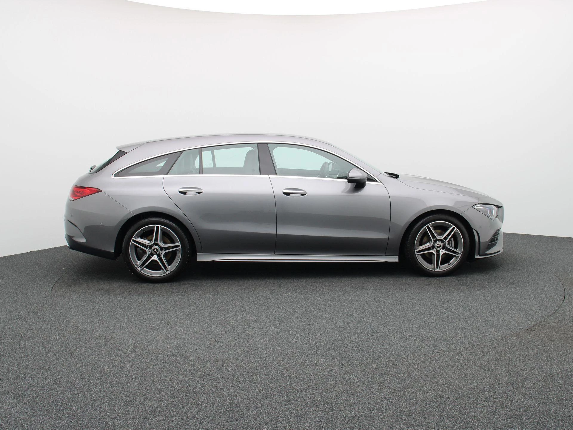 Mercedes-Benz CLA 180 AMG Line SHOOTING BRAKE