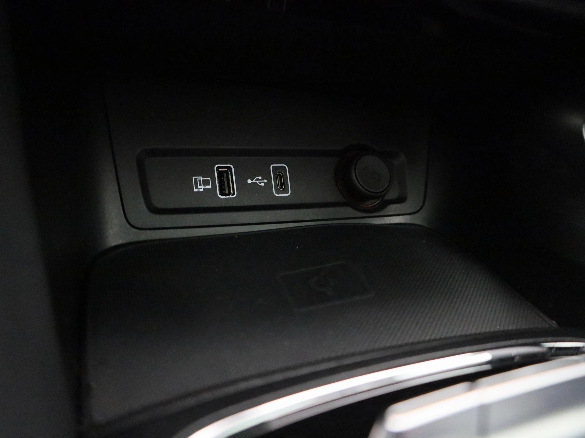 MG-ZS EV-image-26