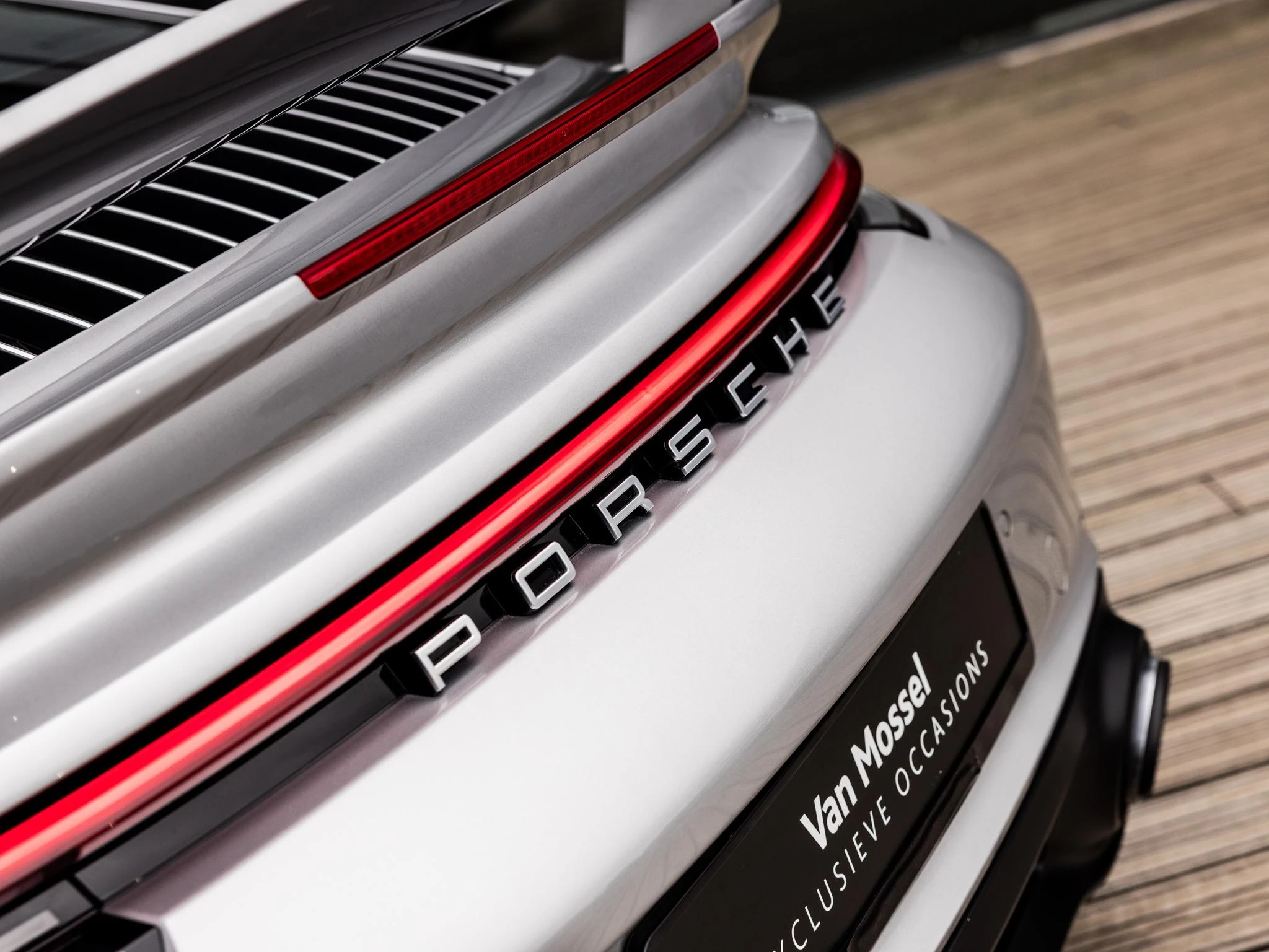 Porsche-911-image-13