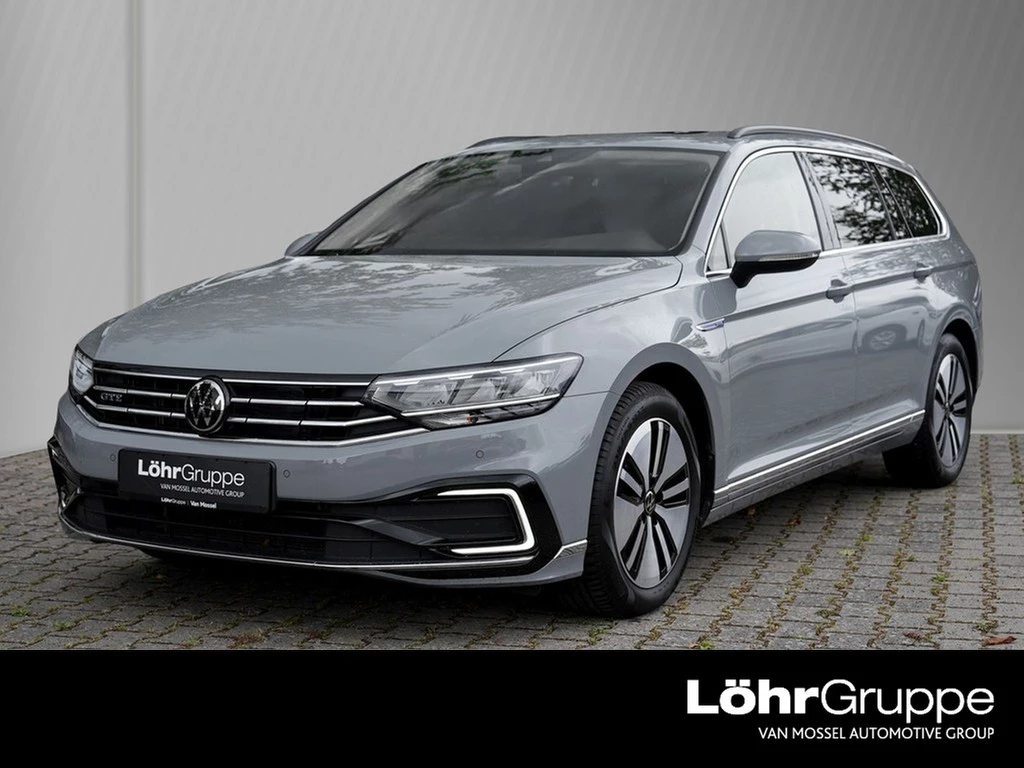 Volkswagen-Passat-image-0