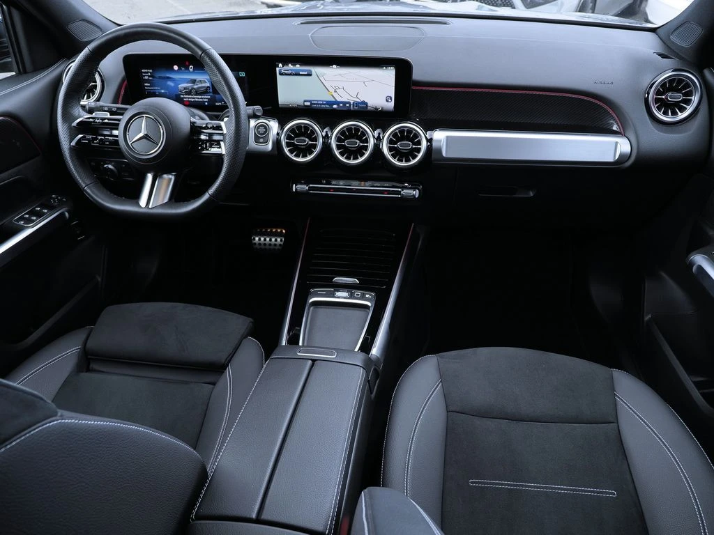 Mercedes-Benz-GLB 200 d-image-12