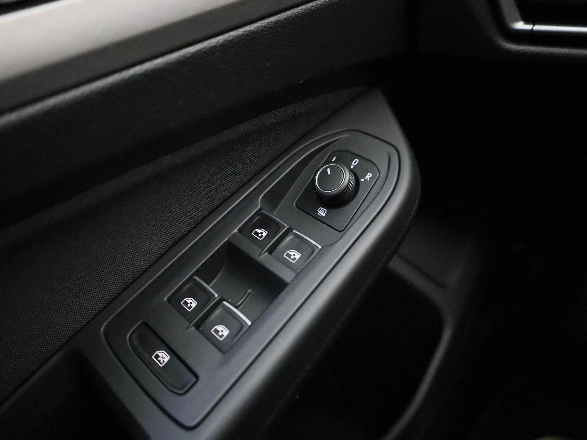 Volkswagen-Golf-image-22