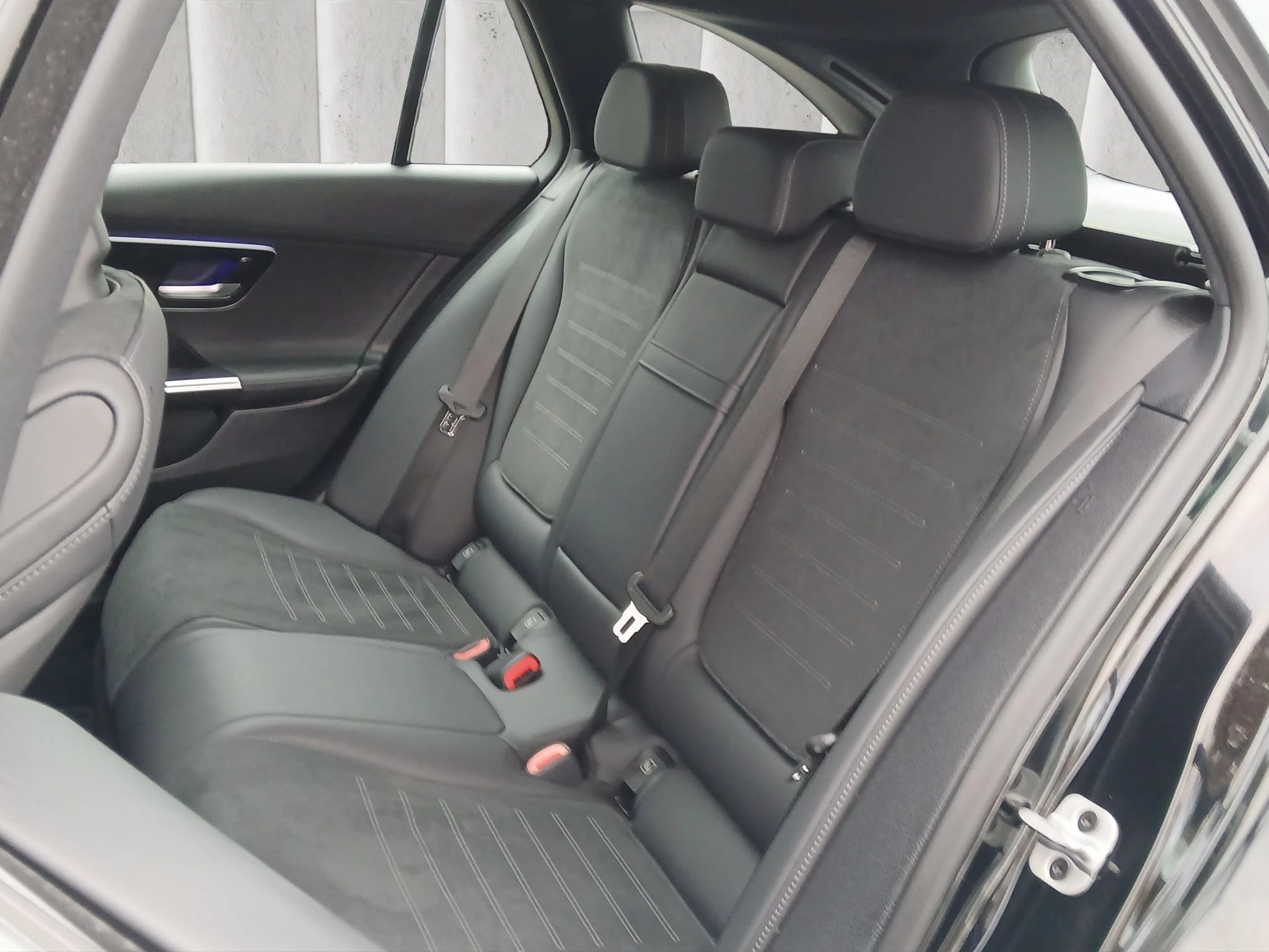 Mercedes-Benz C-Klasse 300 d T AMG Line AUT | AHK | LED | NAV