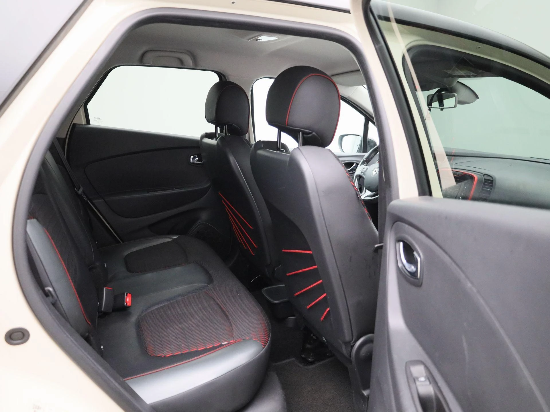 Renault-Captur-image-32