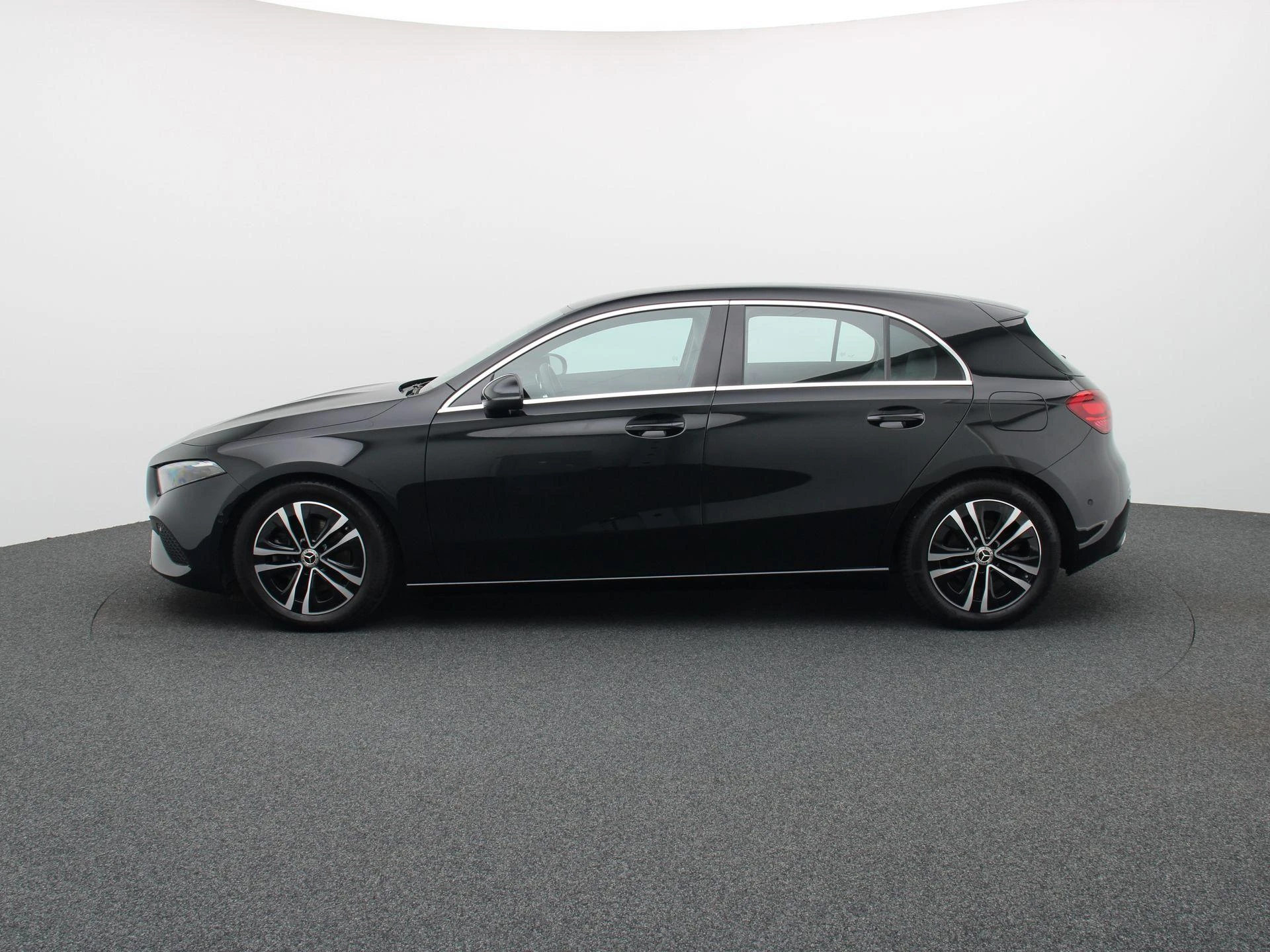 Mercedes-Benz-A-Klasse-image-3