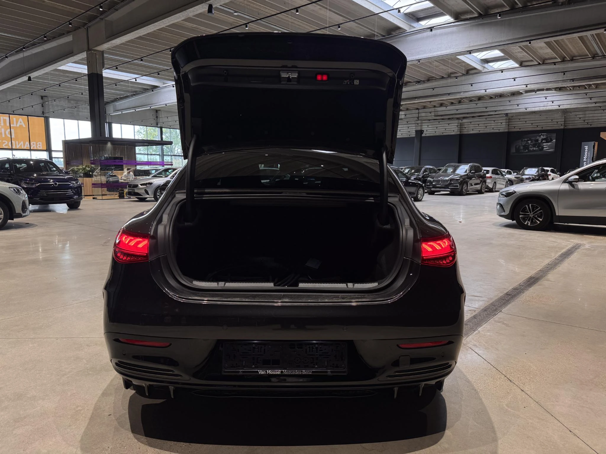 Mercedes-Benz-EQE-image-26