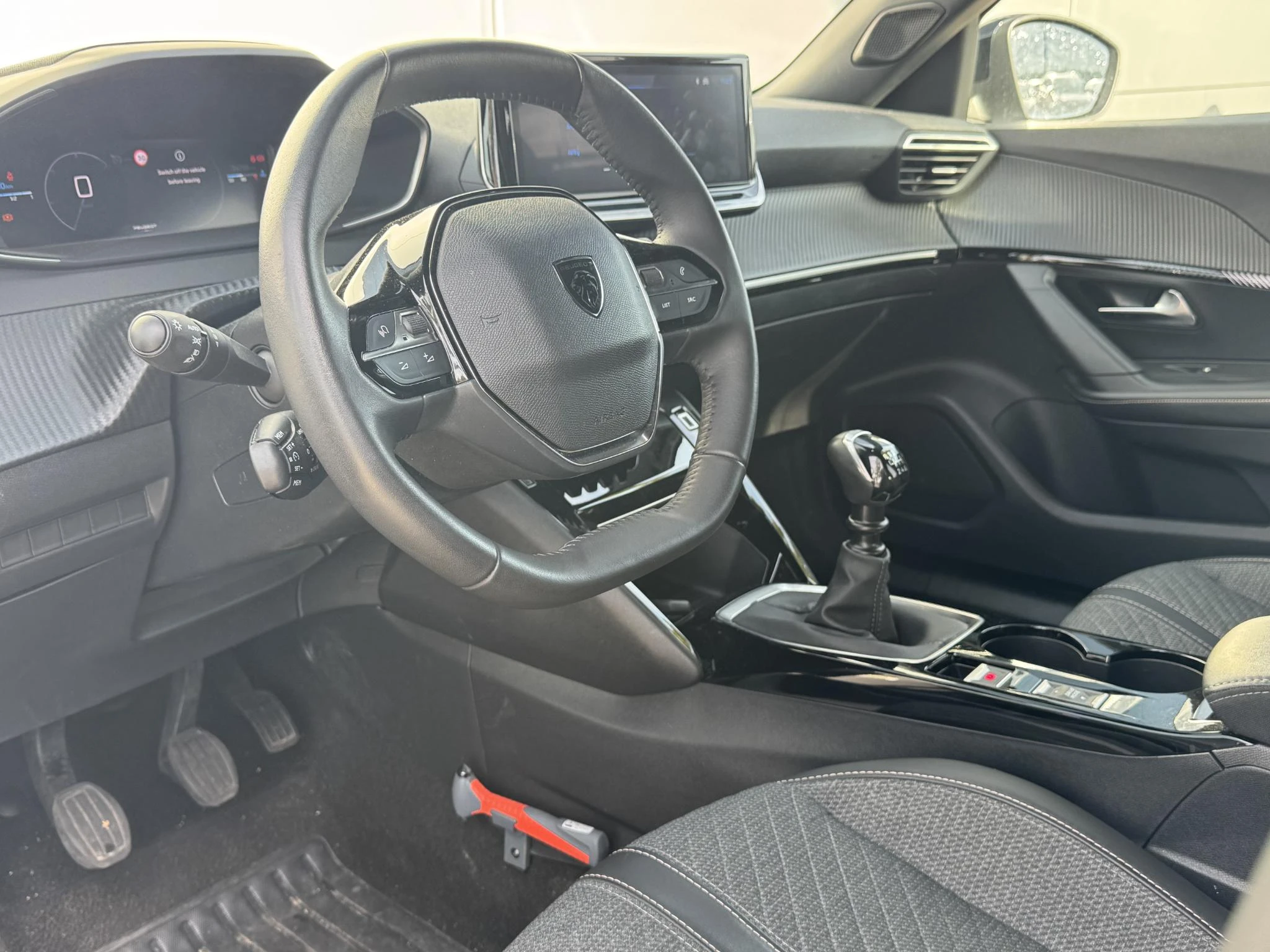 Peugeot-2008-image-10