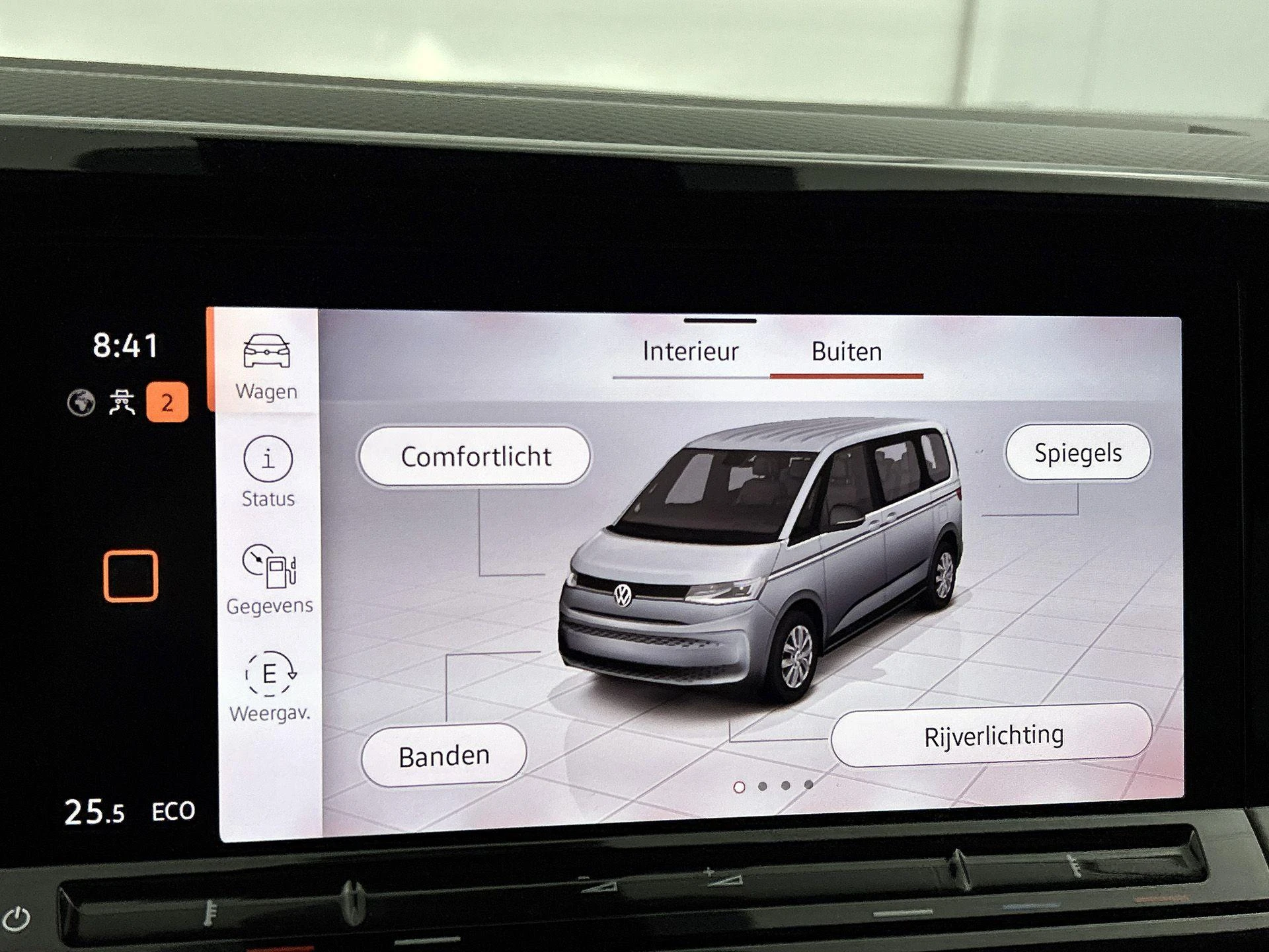 Volkswagen-Multivan-image-11