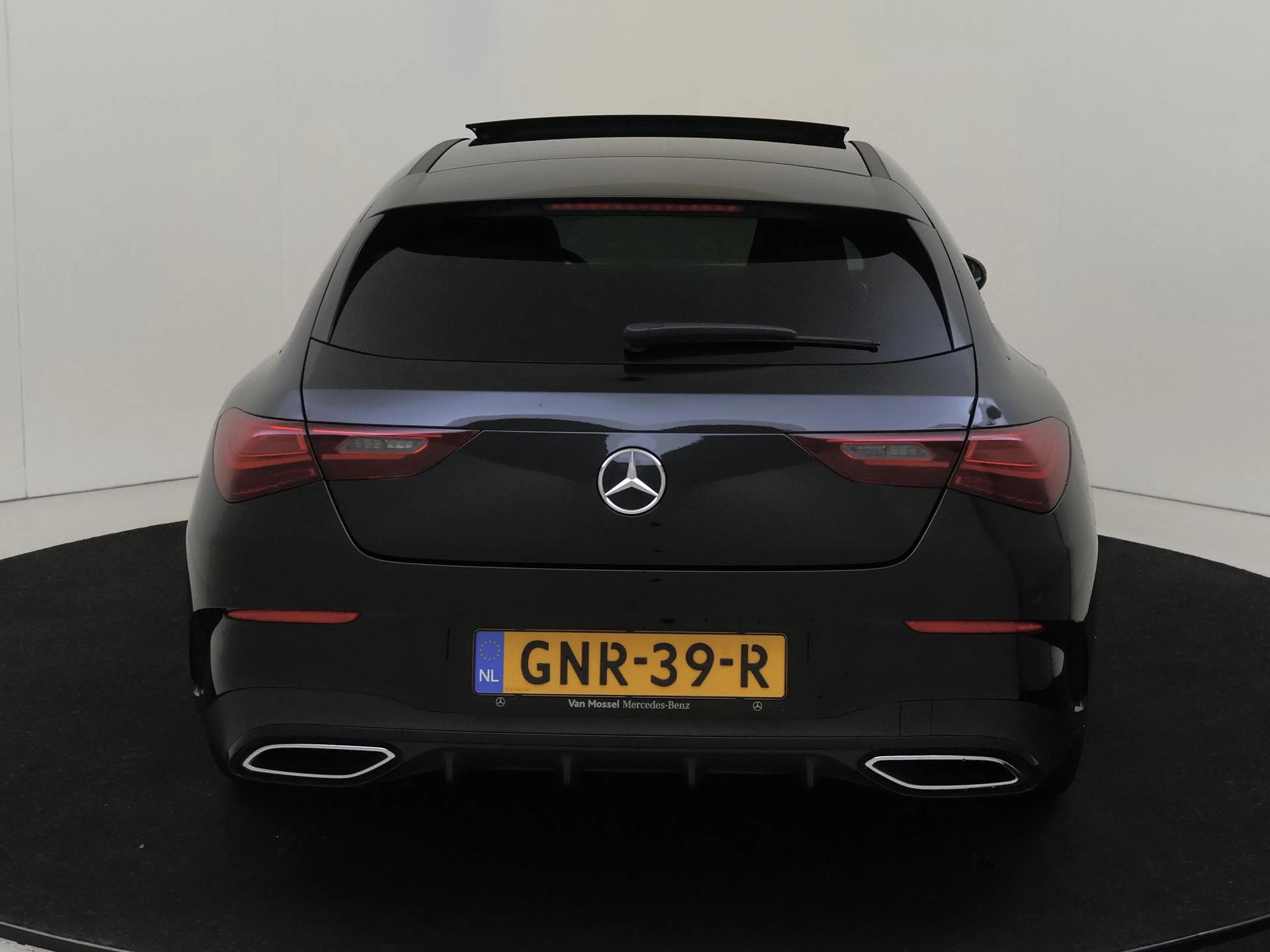 Mercedes-Benz-CLA-image-7