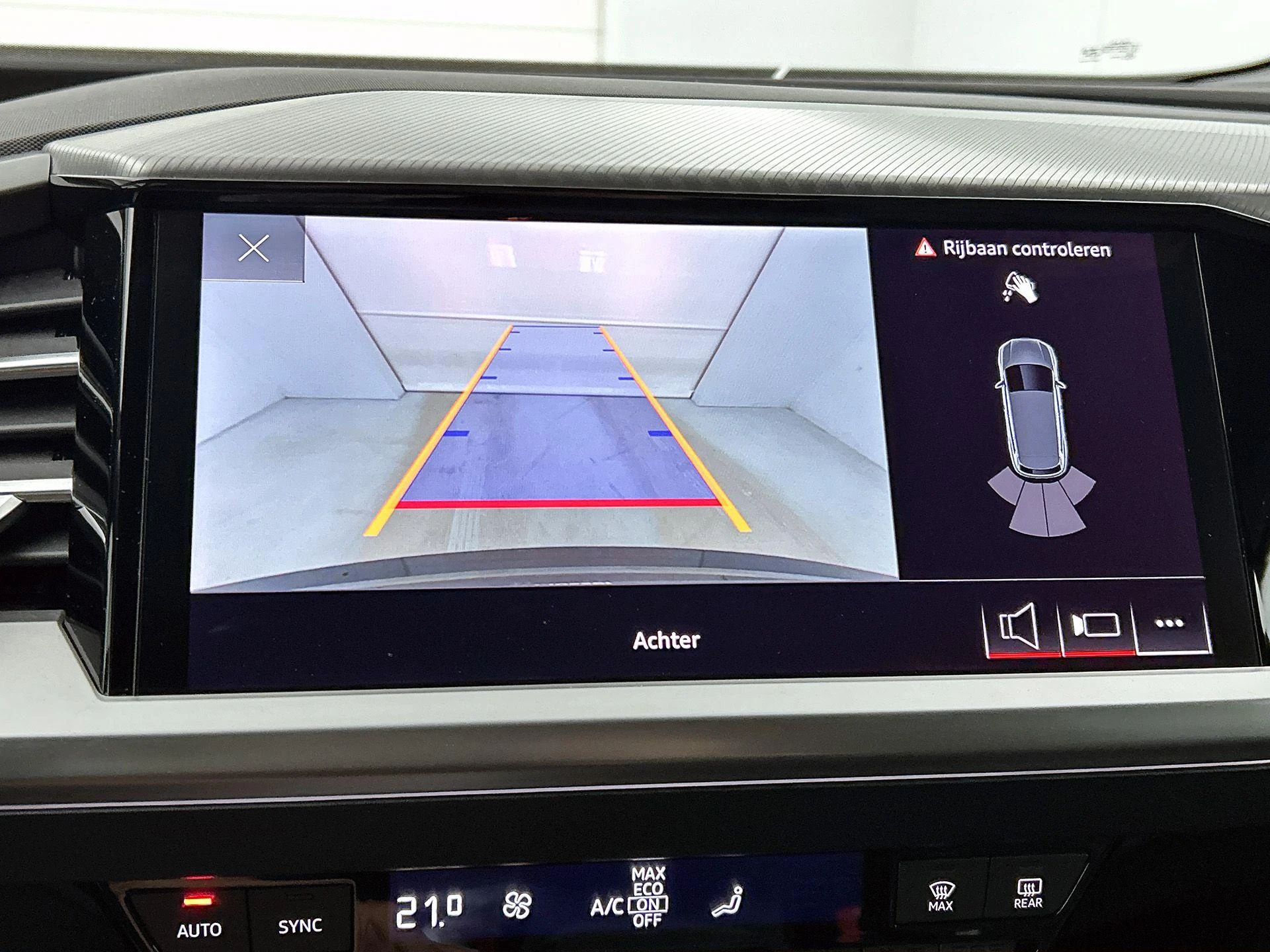 Audi-Q4 e-tron-image-11