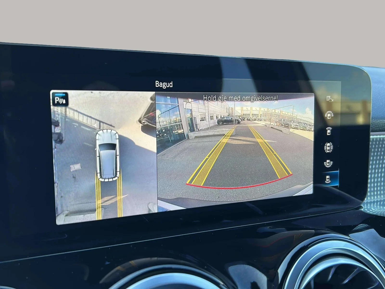 Mercedes-Benz-EQB-image-19