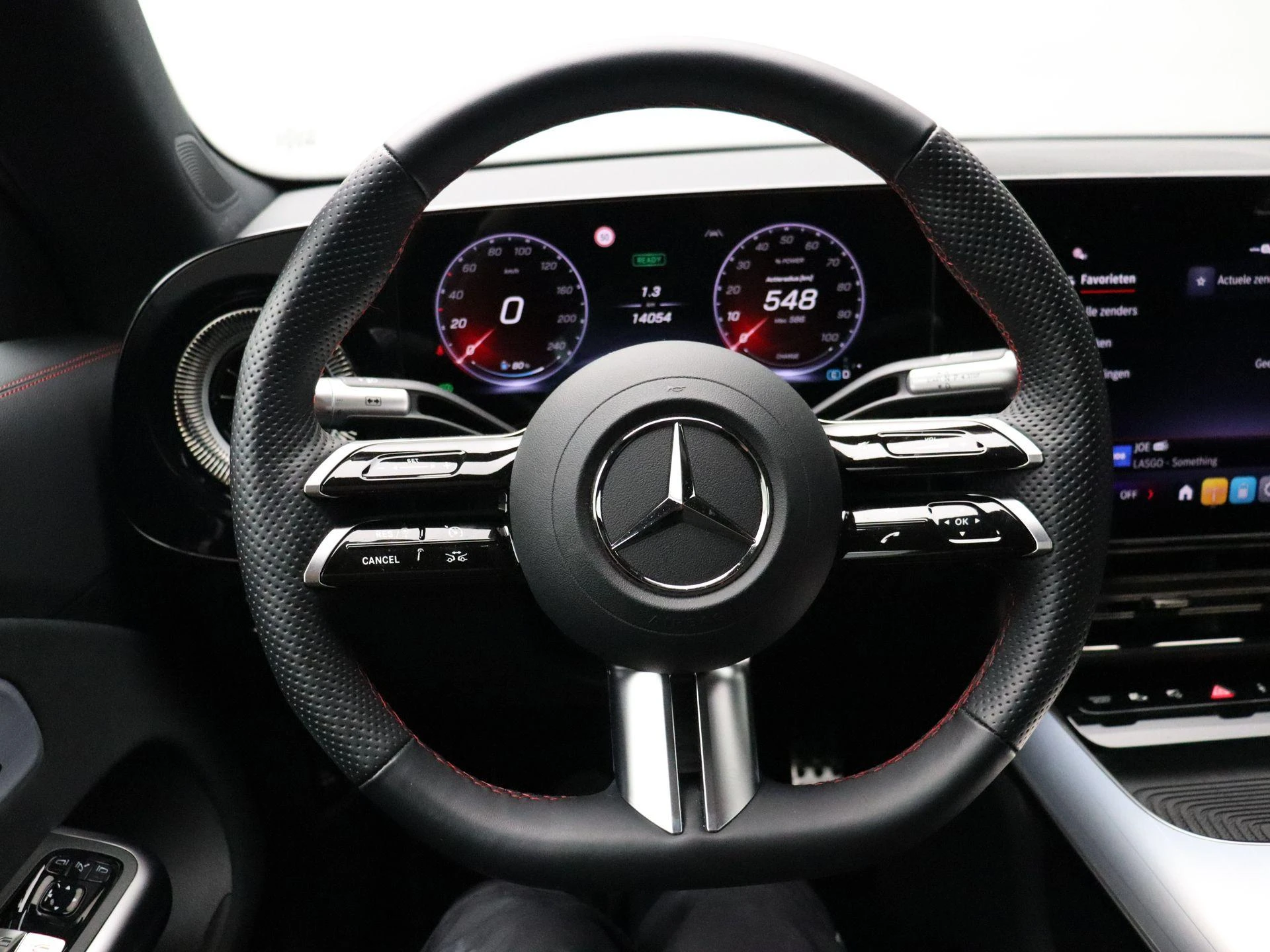 Mercedes-Benz-CLA-image-13