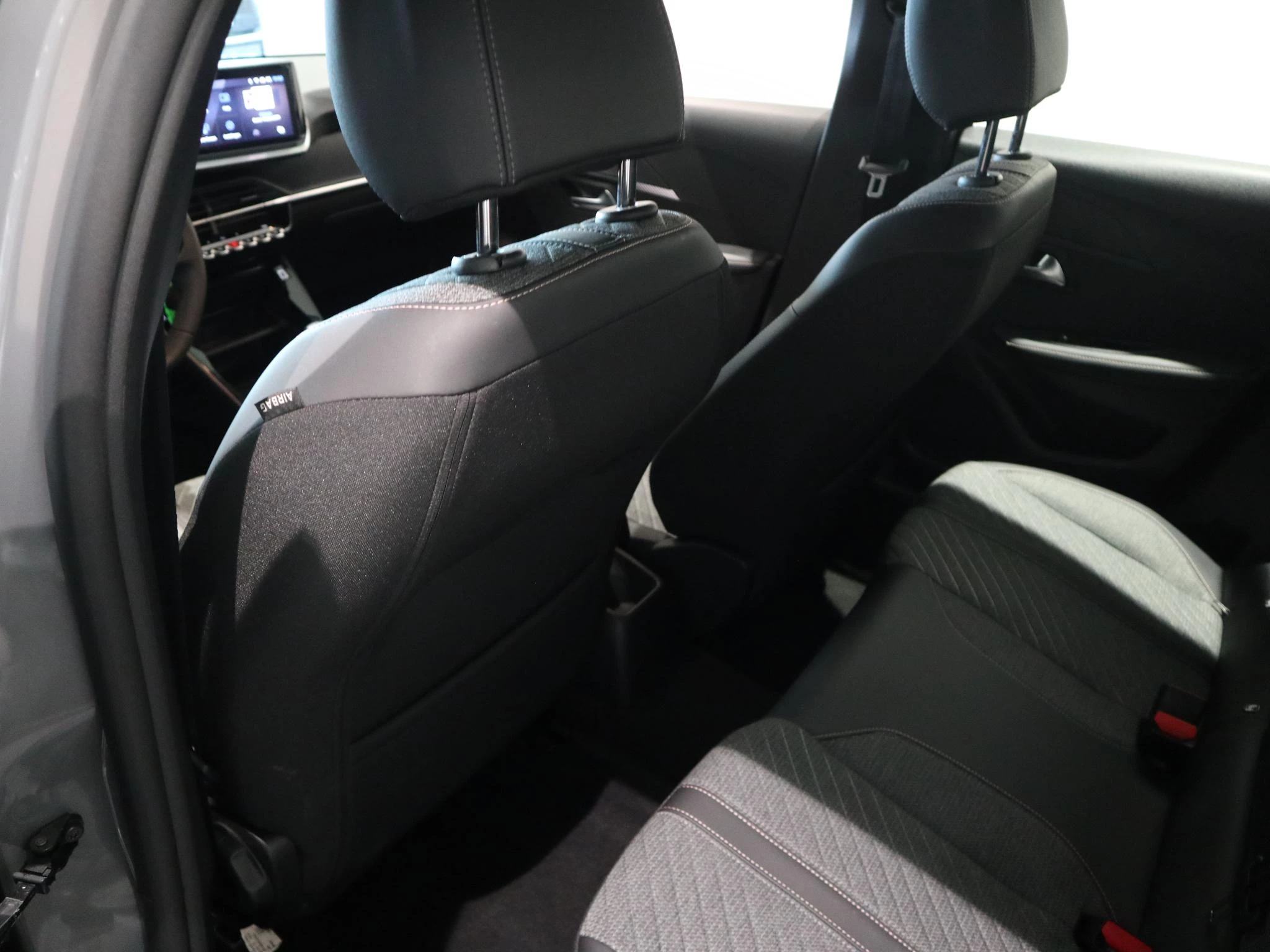 Peugeot-208-image-10