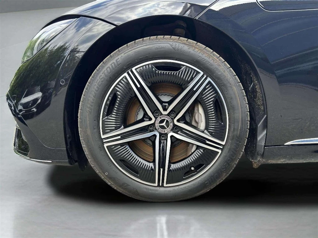 Mercedes-Benz-EQE-image-8