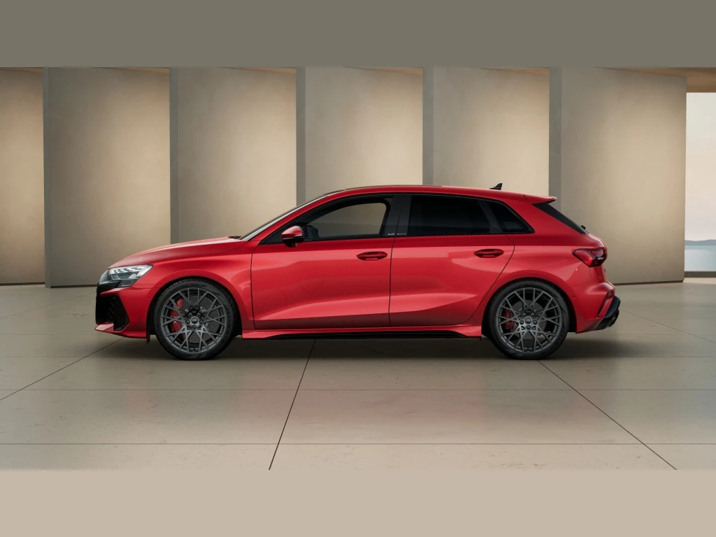 Audi RS3 Sportback UPE 84.550 Assist 280 Design rot