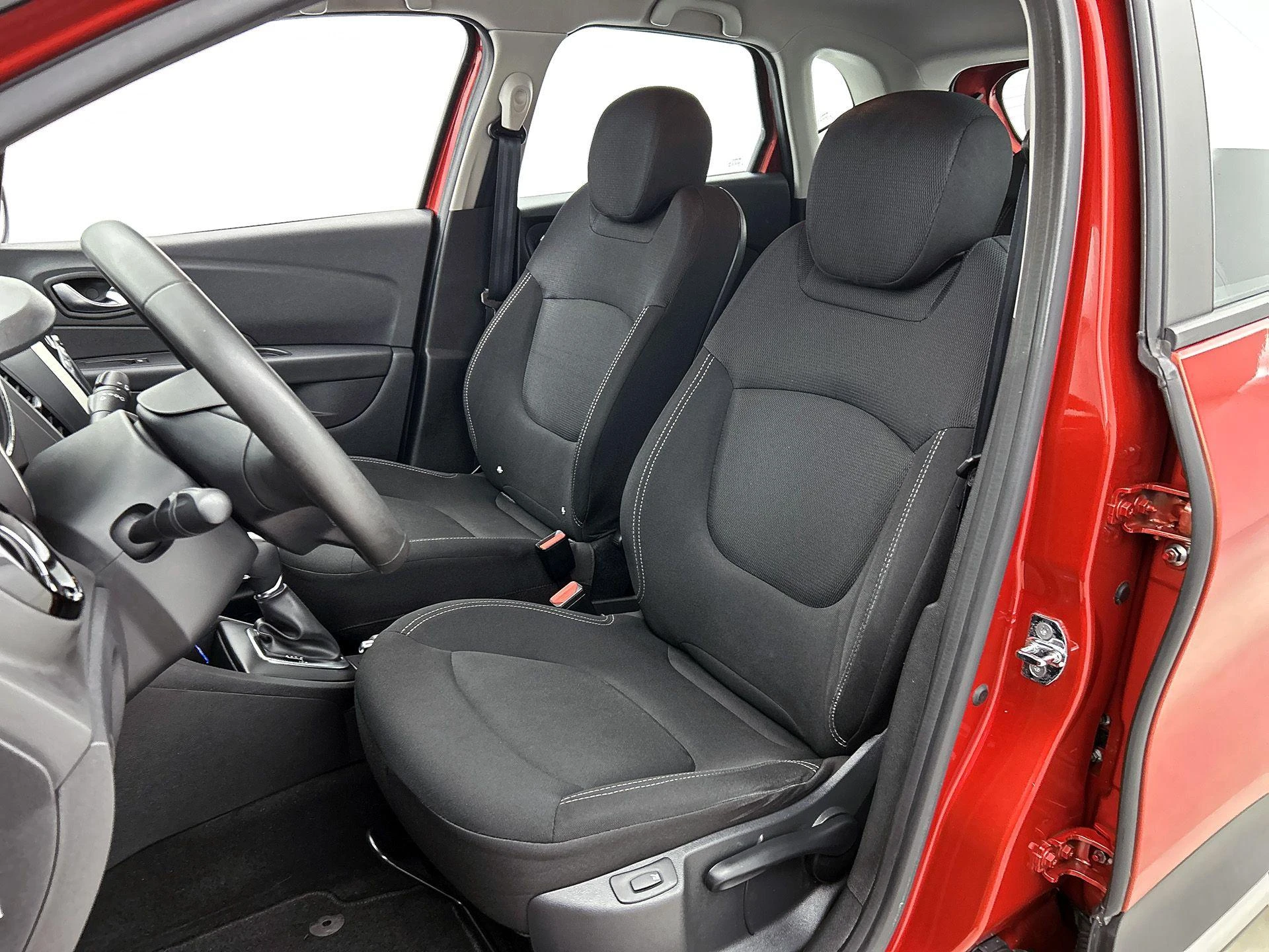 Renault-Captur-image-37