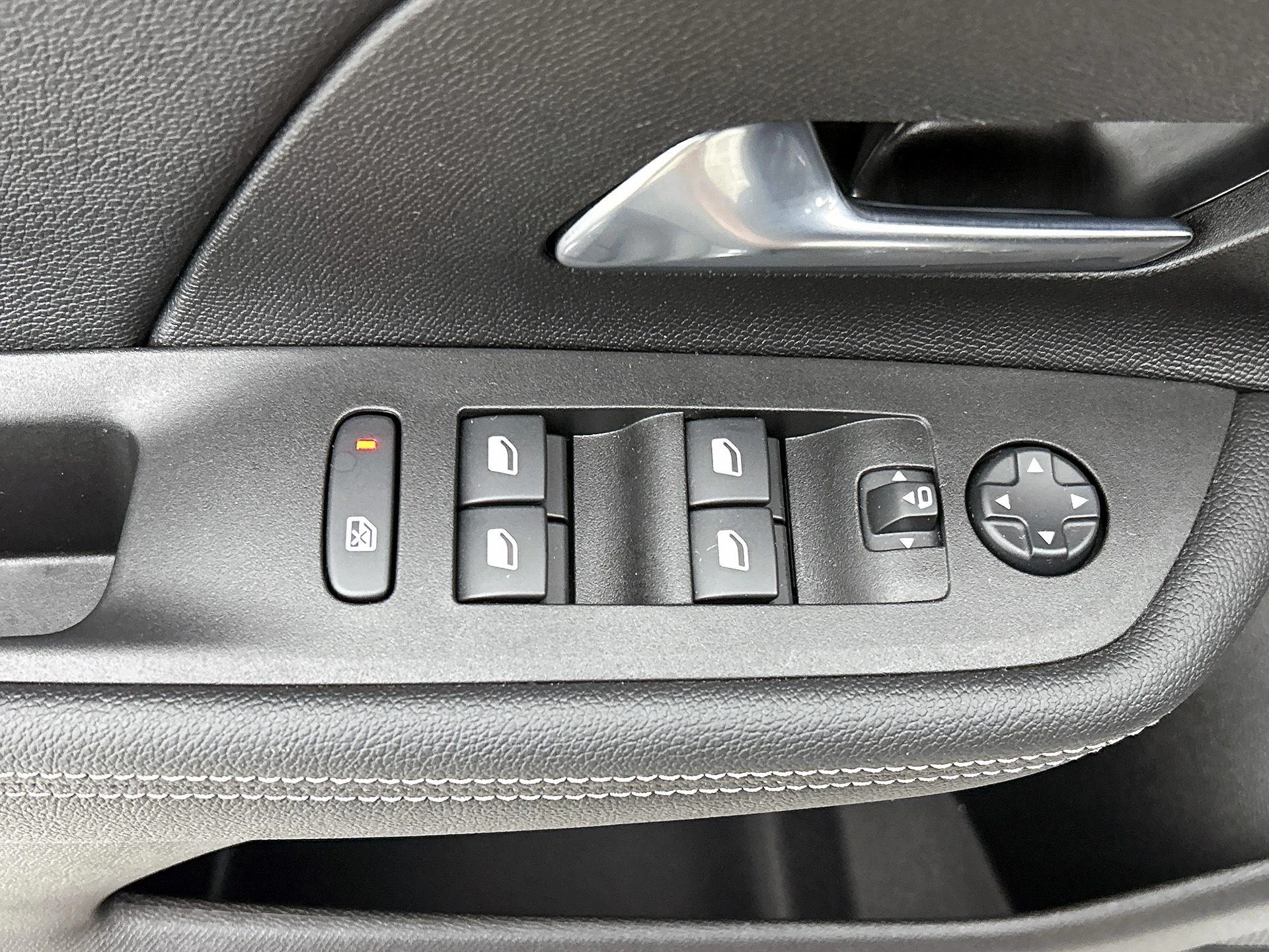 Opel-Mokka-e-image-36