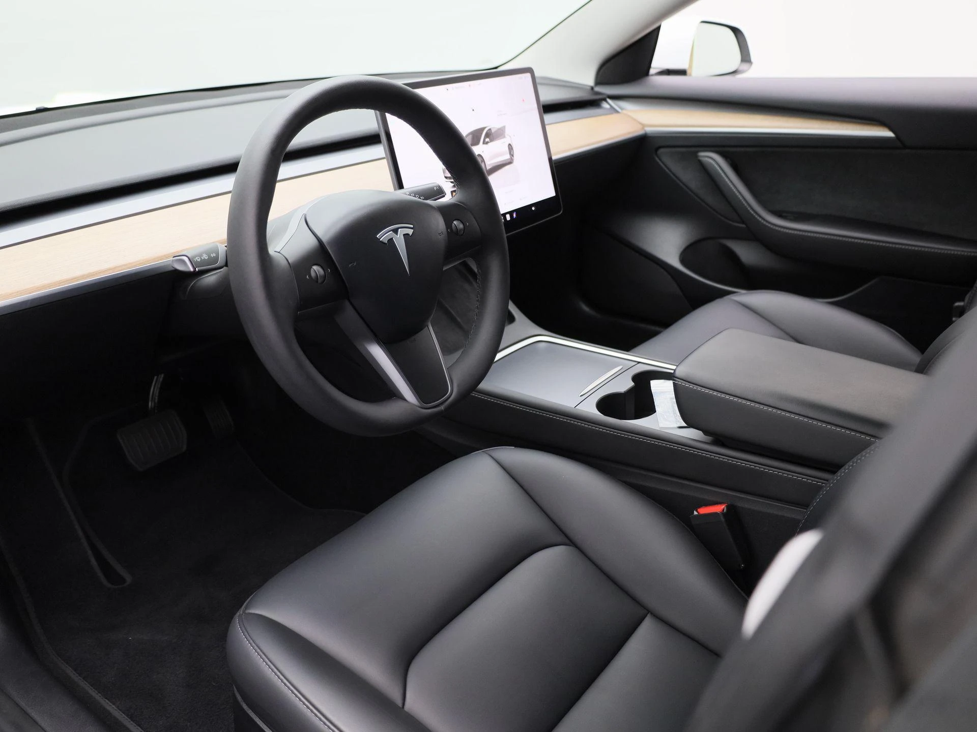 Tesla-Model 3-image-19