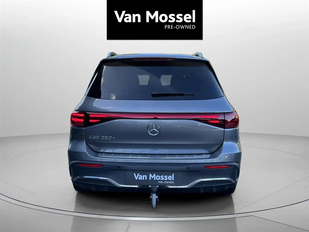 Mercedes-Benz-EQB-image-5