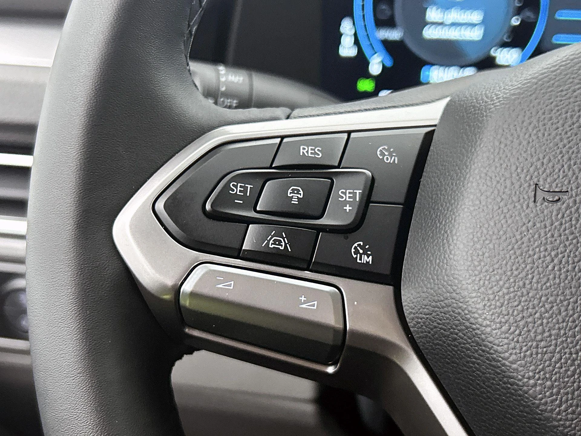 Volkswagen-Transporter-image-5