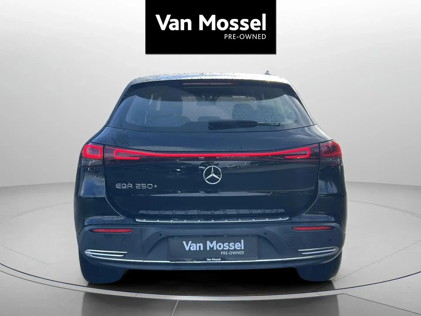 Mercedes-Benz-EQA-image-5