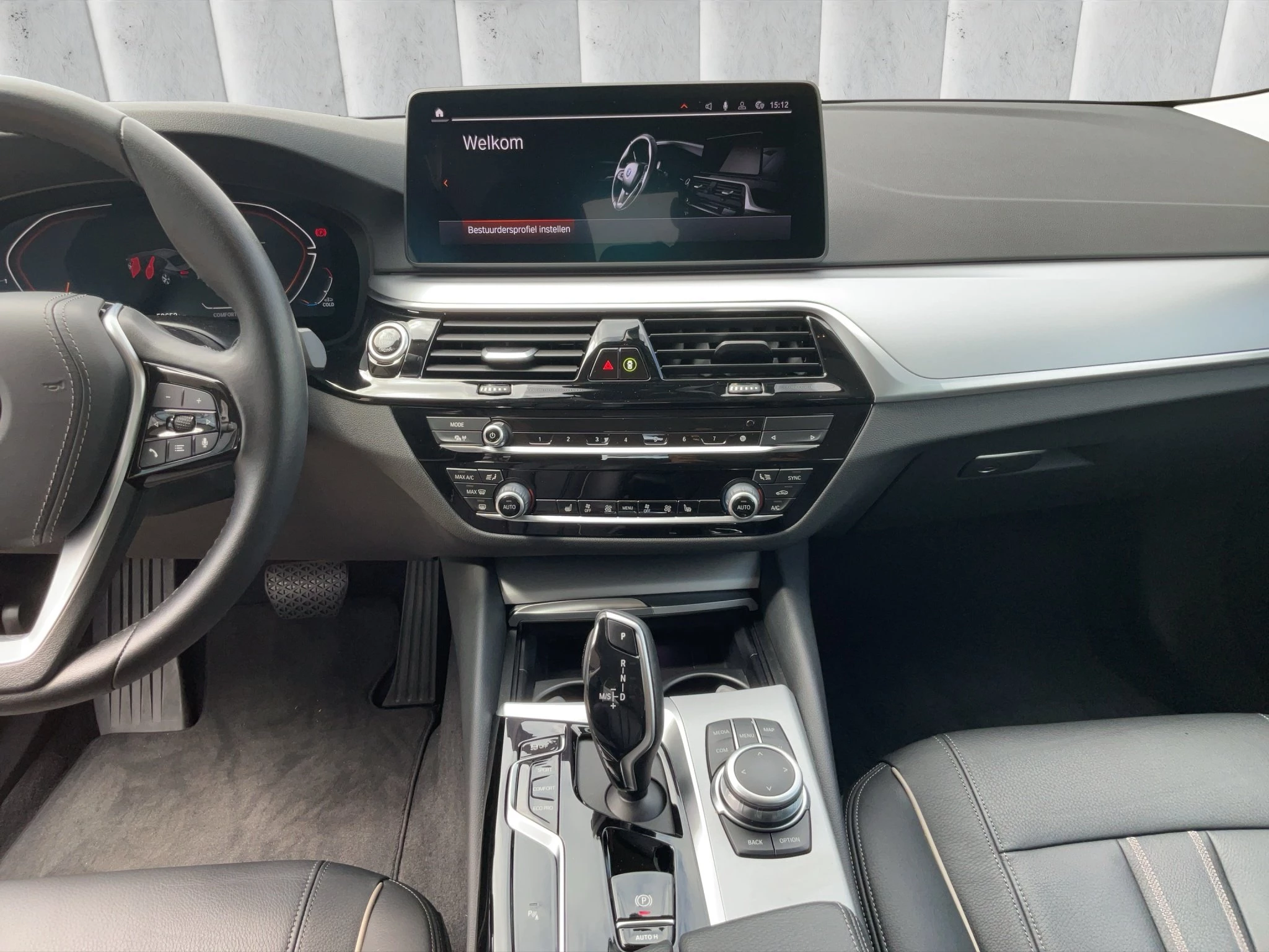 BMW 5er Reihe 520d Limousine. Driving Assist