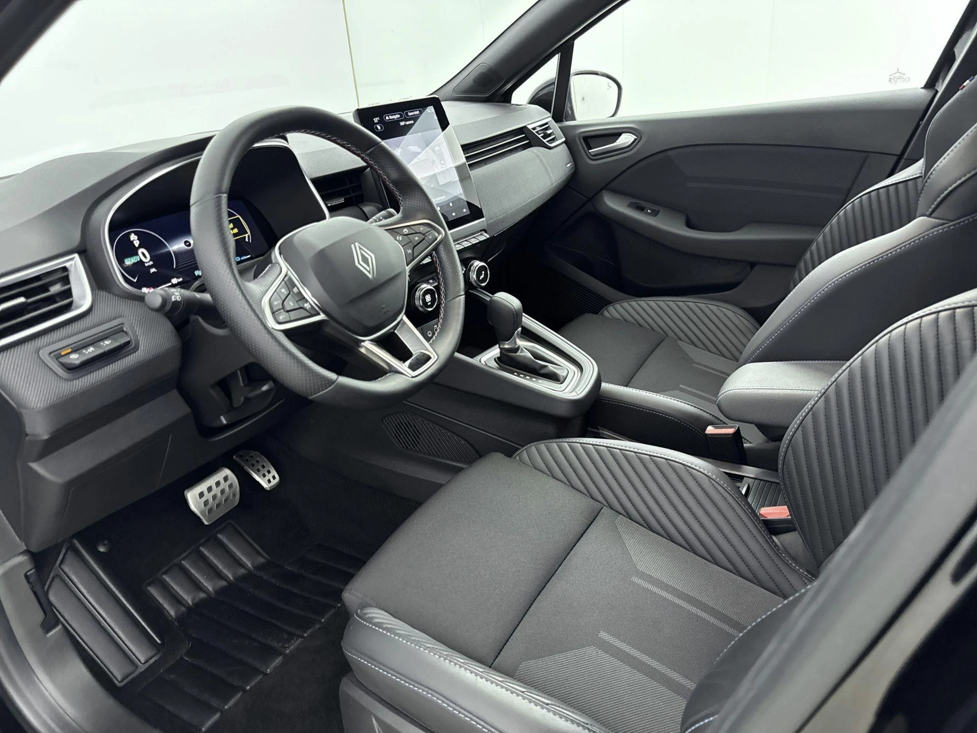 Renault-Clio-image-22