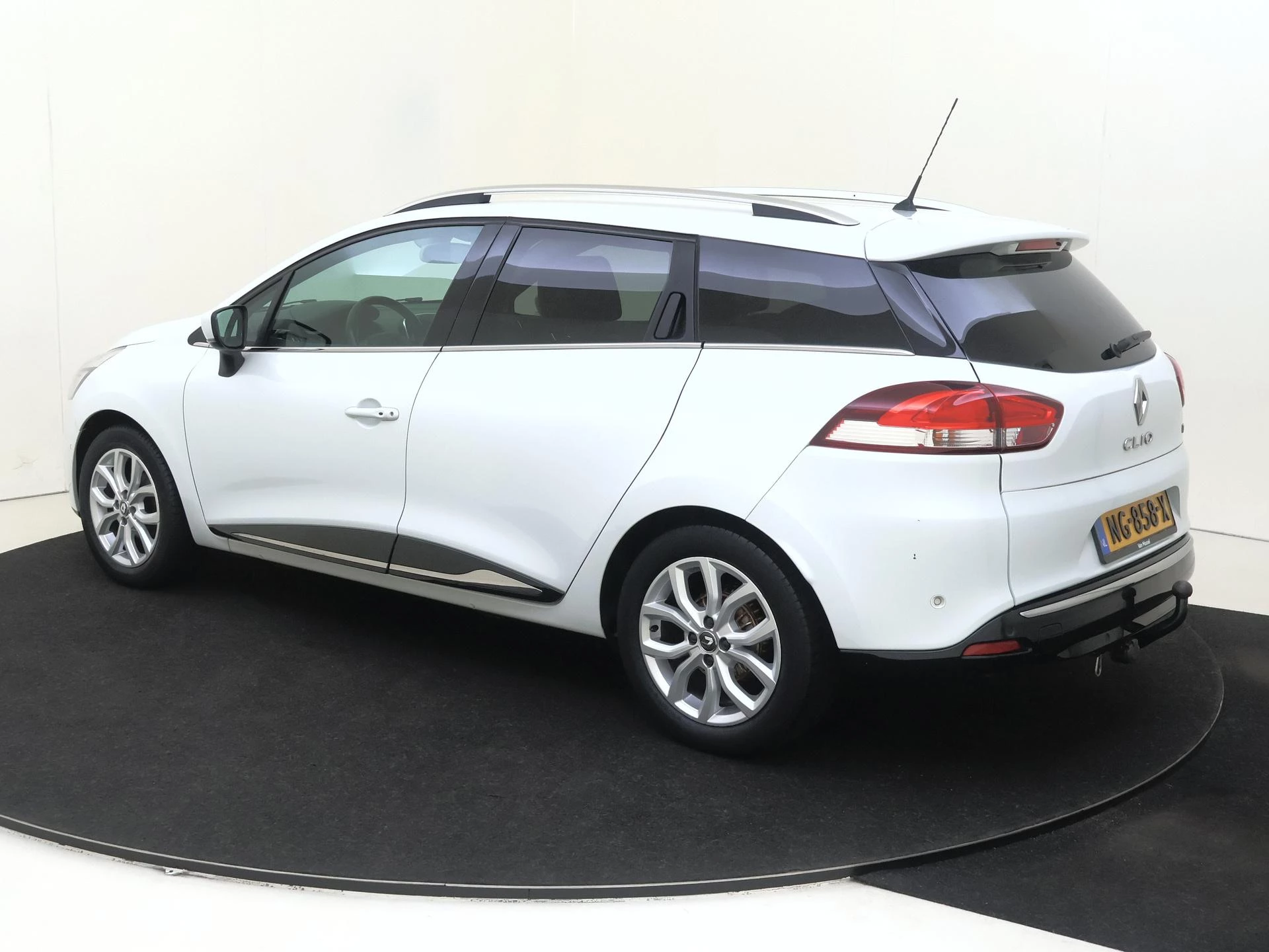 Renault-Clio-image-6