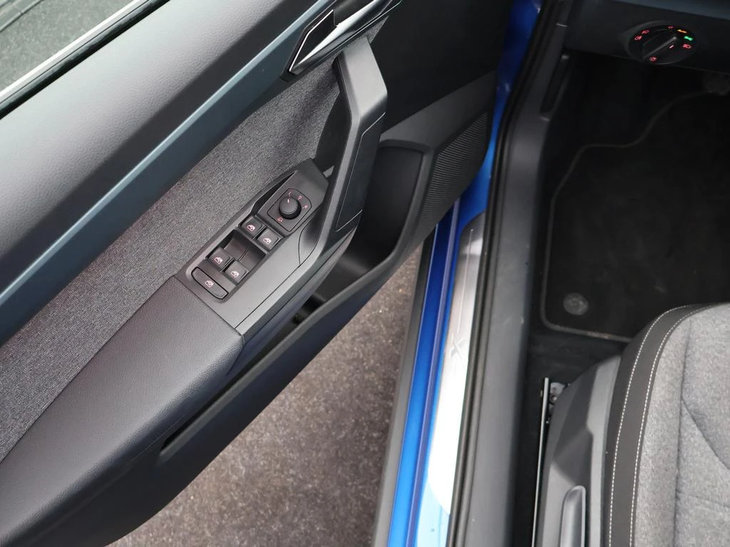 SEAT-Arona-image-12
