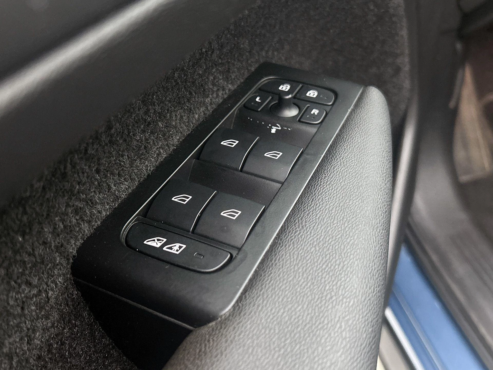 Volvo-XC40-image-31