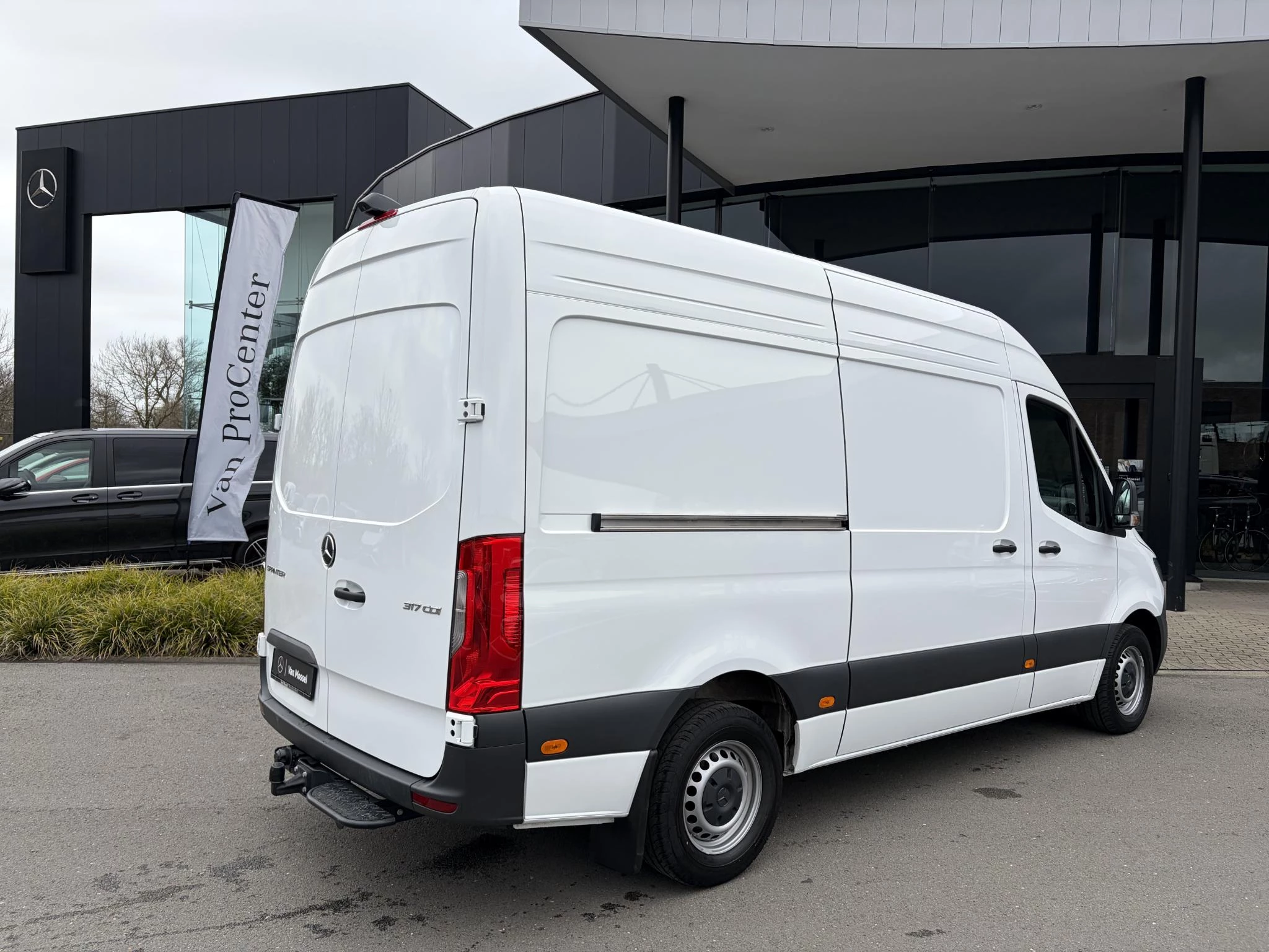 Mercedes-Benz Sprinter 317 CDI GB L2 RWD 3.5T
