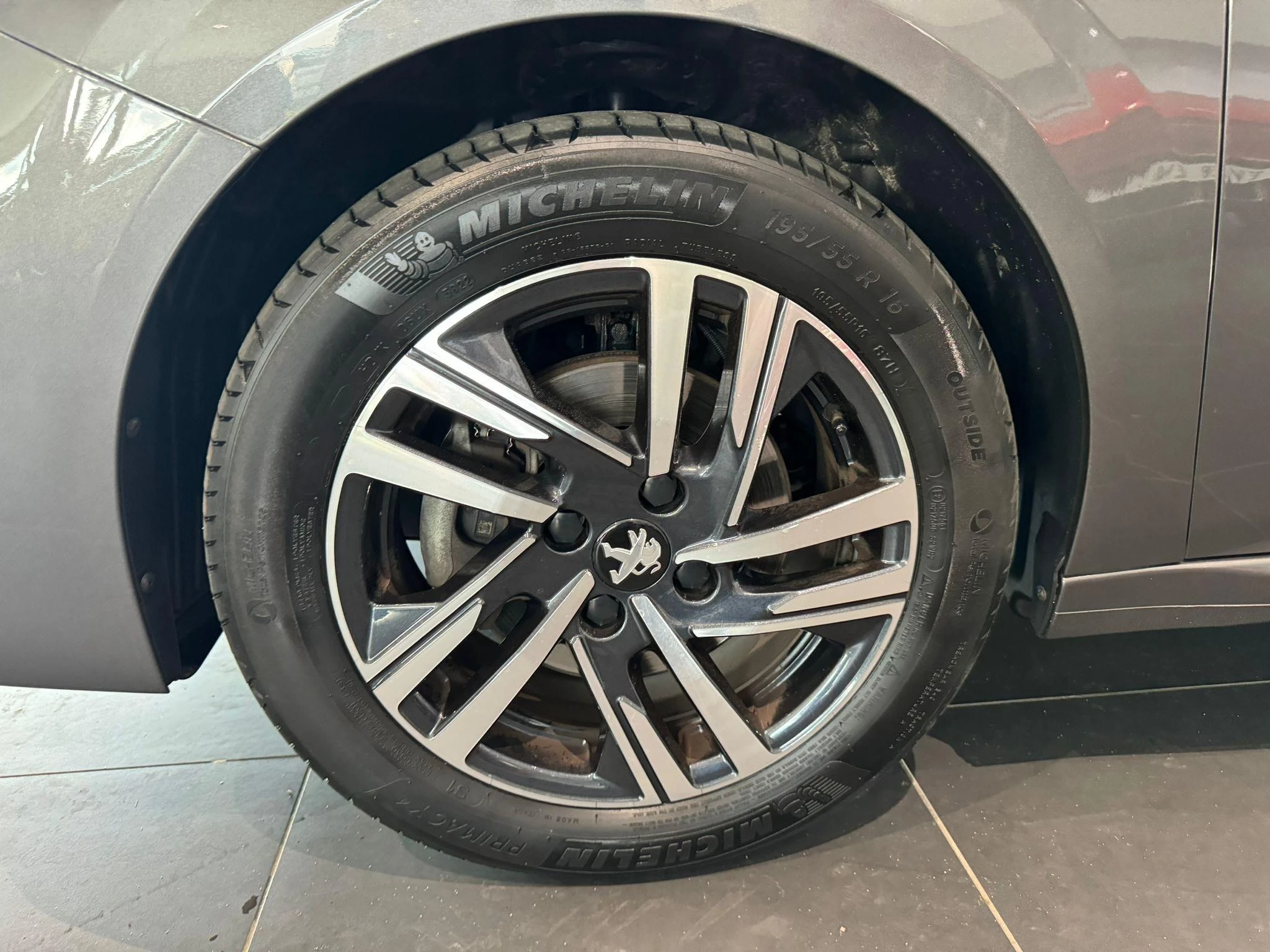 Peugeot-208-image-11