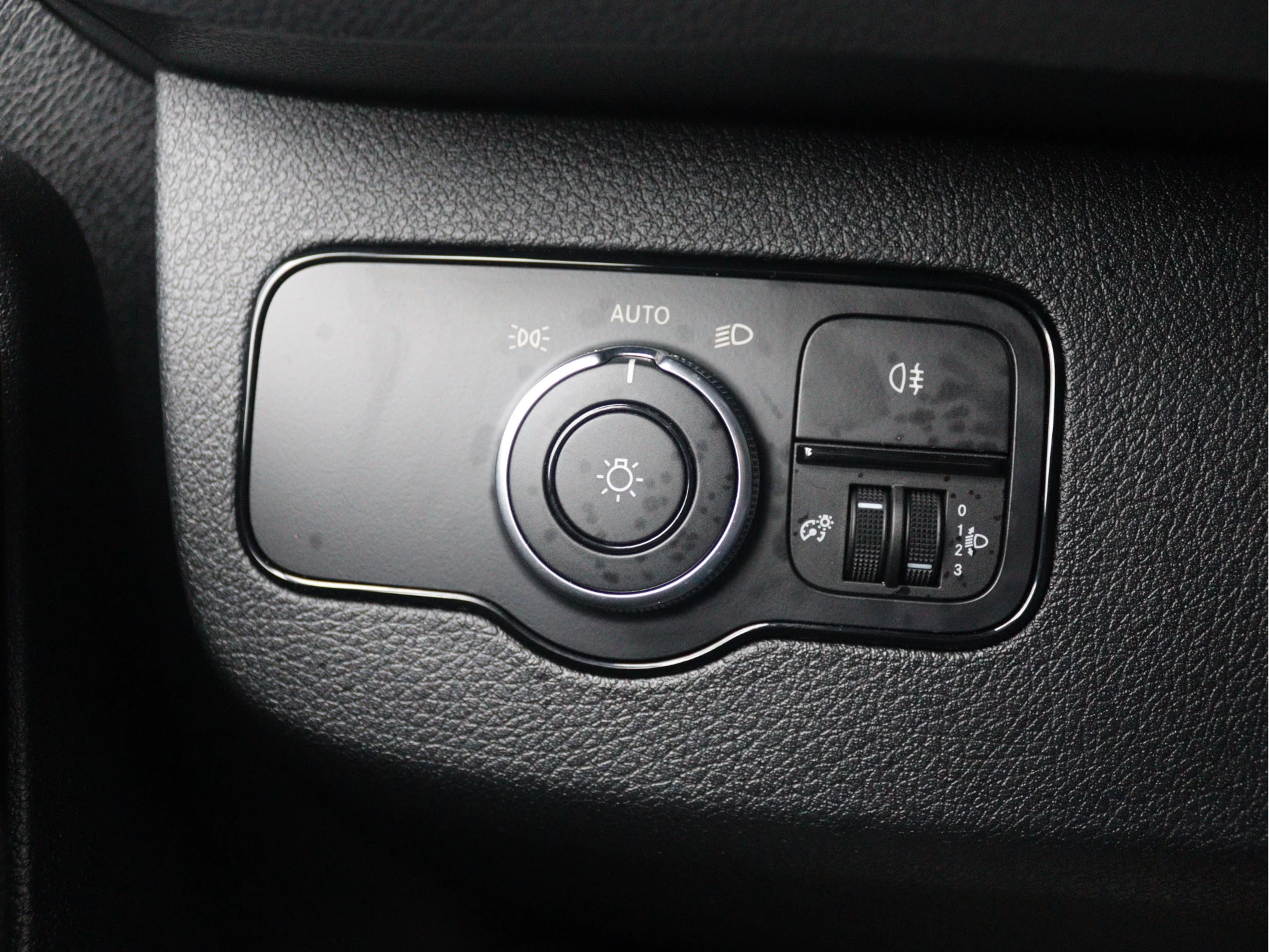 Mercedes-Benz-Sprinter-image-12