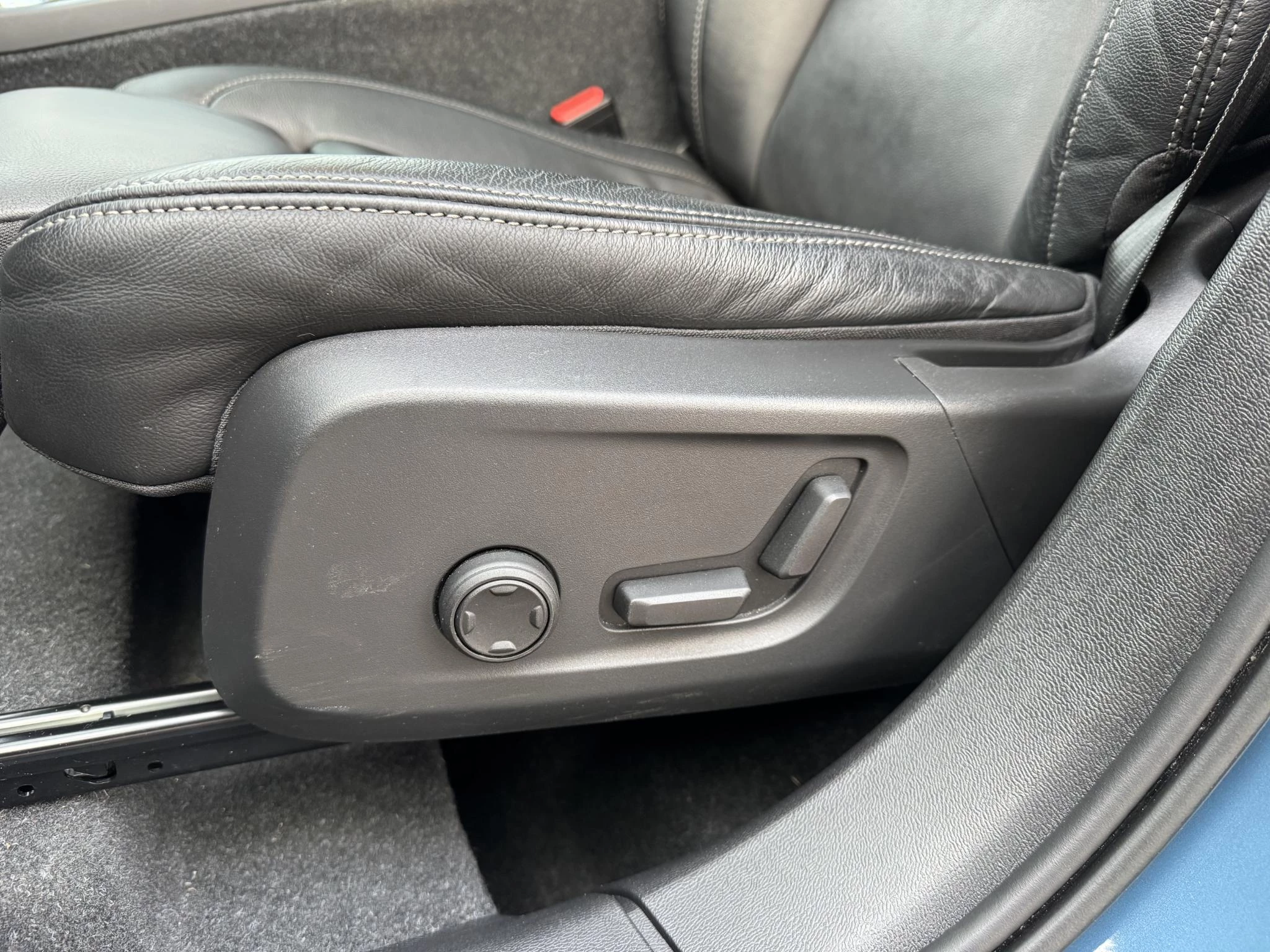 Volvo-XC40-image-28