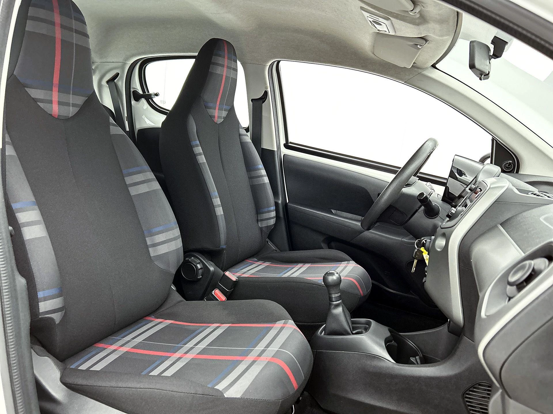 Peugeot-108-image-28