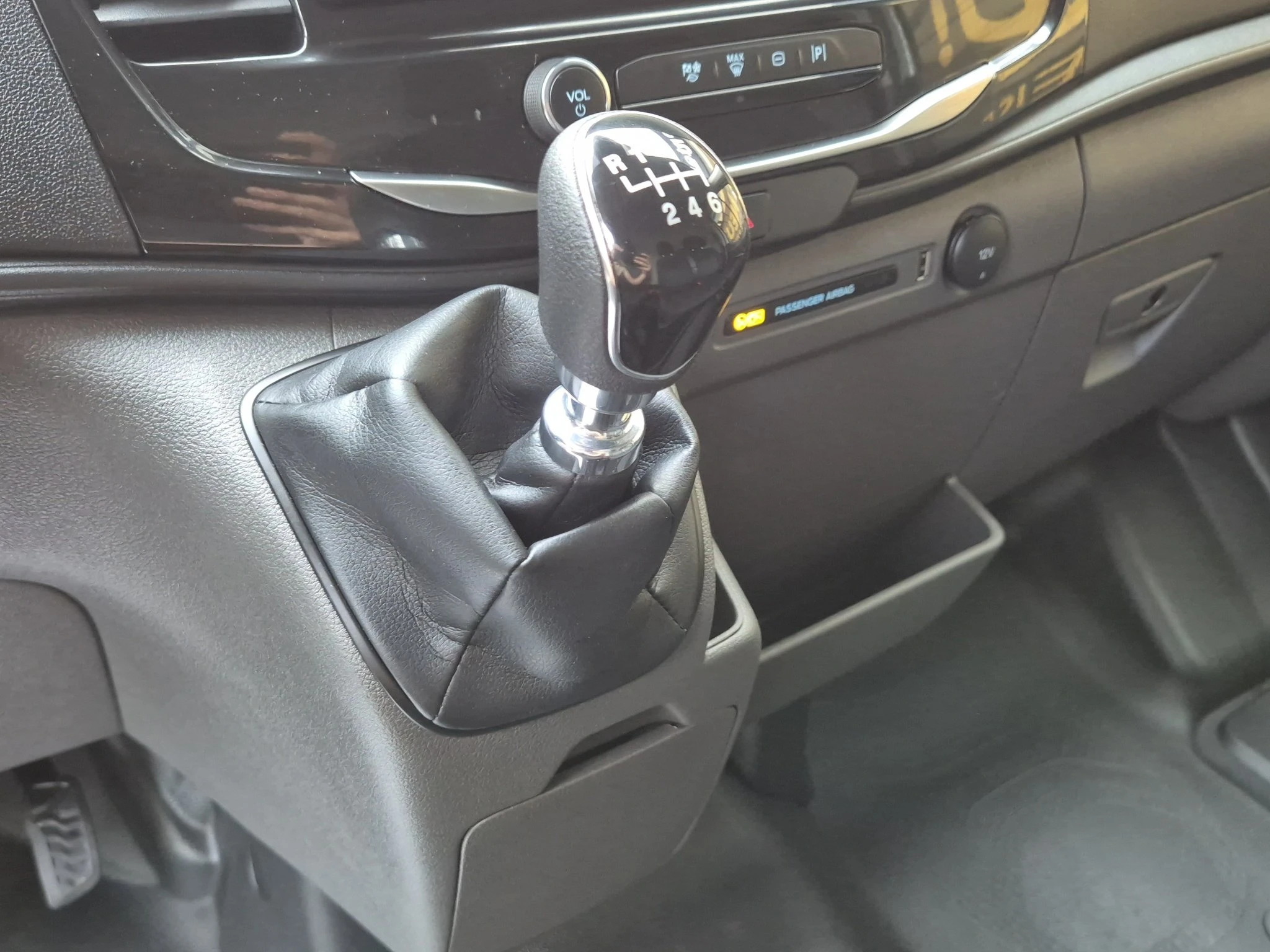 Ford-Transit-image-13