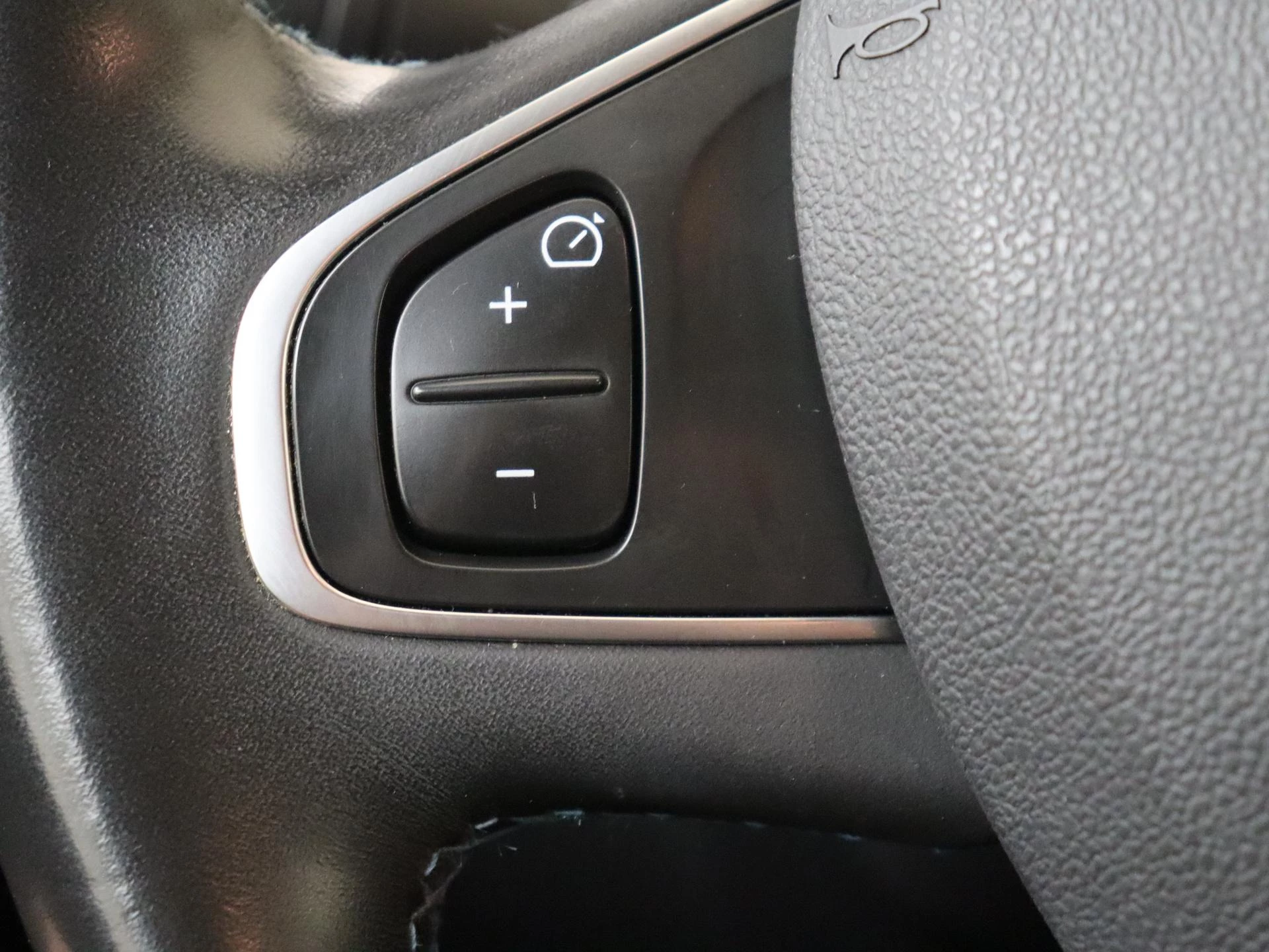 Renault-Captur-image-12