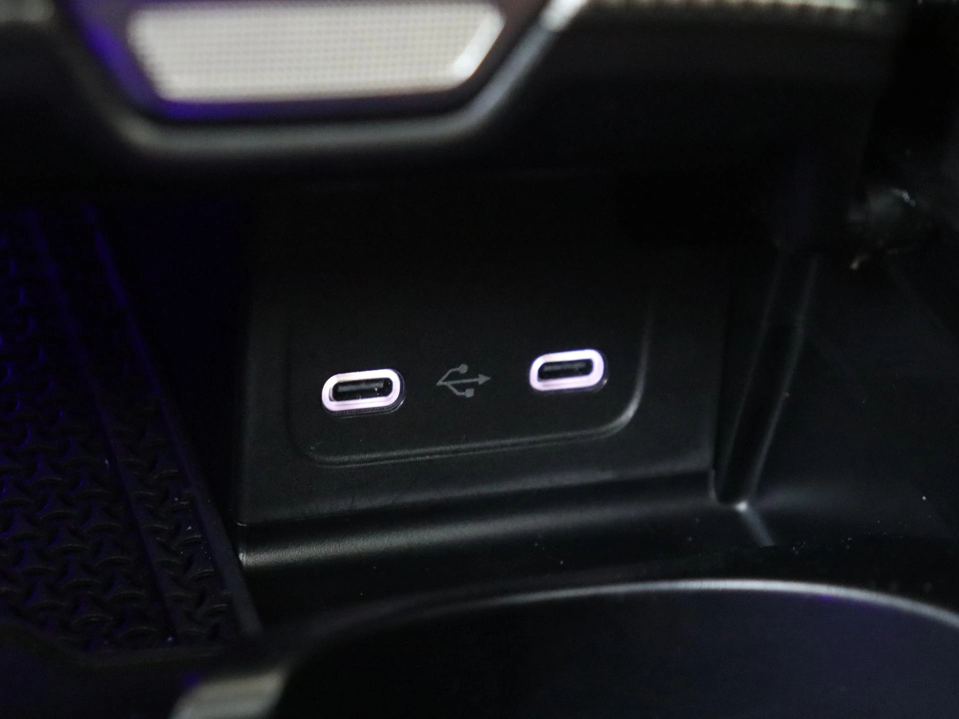 Mercedes-Benz-C-Klasse-image-23