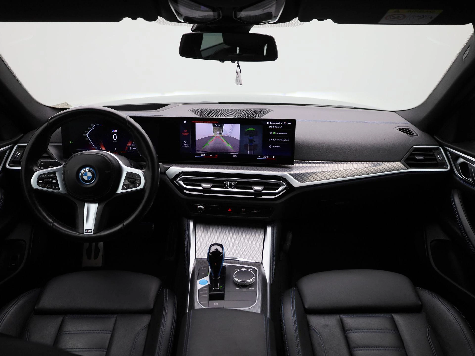 BMW-i4-image-41
